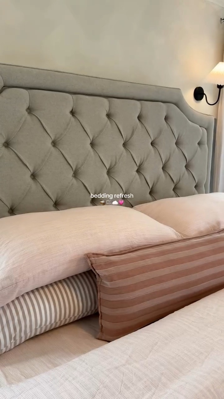🫧freshly cleaned sheets>> 

#cozyaesthetic #bedroomrefresh #beddingsets #homereset #softgirlera