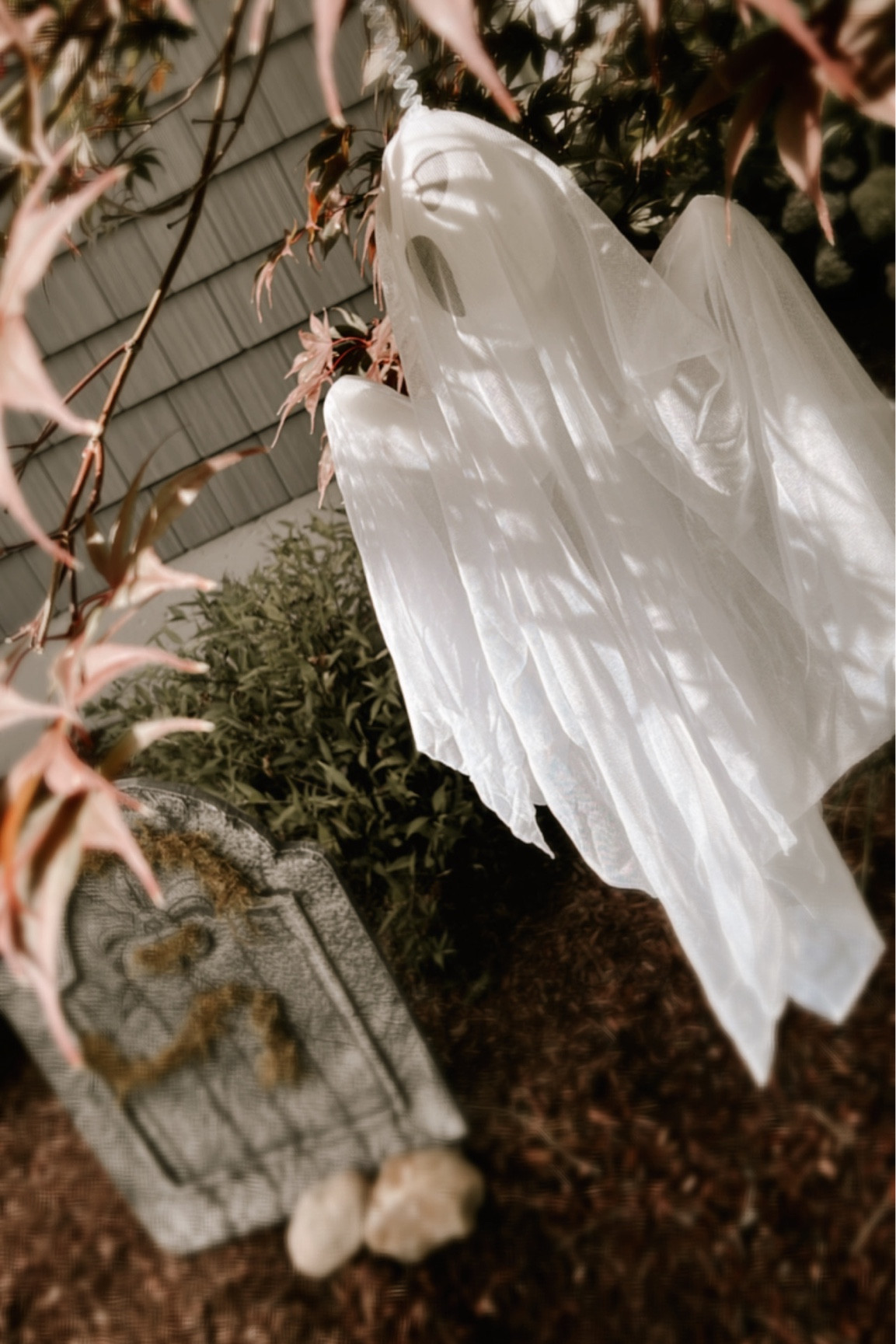 Halloween decor • outdoor Halloween decor • tombstone • hanging ghosts • cute Halloween decor • fun Halloween decor • spooky Halloween decor • Halloween front yard

#LTKHalloween #LTKhome #LTKSeasonal