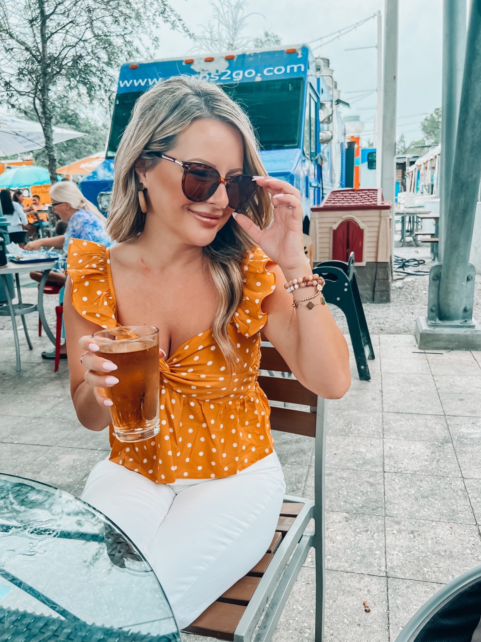 Weekend vibes. Ps thus tops only $9.99 👌🏼 

#LTKFind #LTKstyletip #LTKsalealert