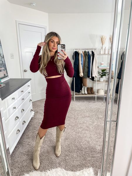 the perfect dress for thanksgiving and the holidays that’s still comfy! Comes in multiple colors 🫶🏼 code KAITSAVE20 for 20% off! I’m wearing a xs 

#LTKHoliday #LTKfindsunder100 #LTKSeasonal