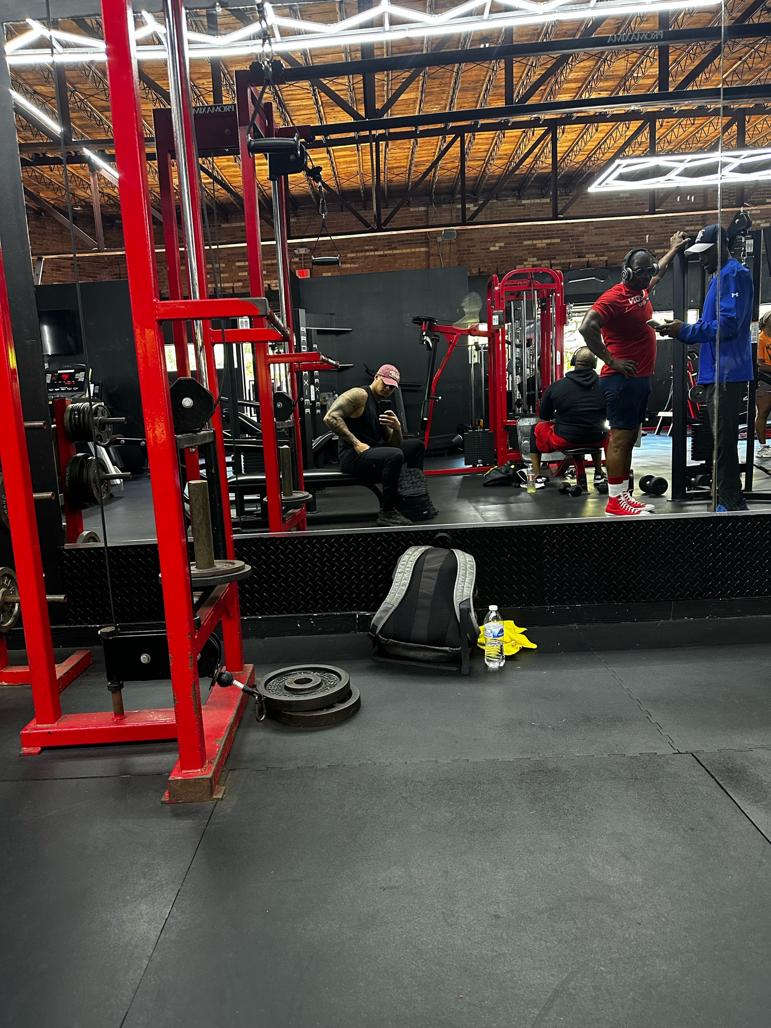 Gym 
-
#fitness #gym #alo

#LTKmens #LTKU #LTKfitness