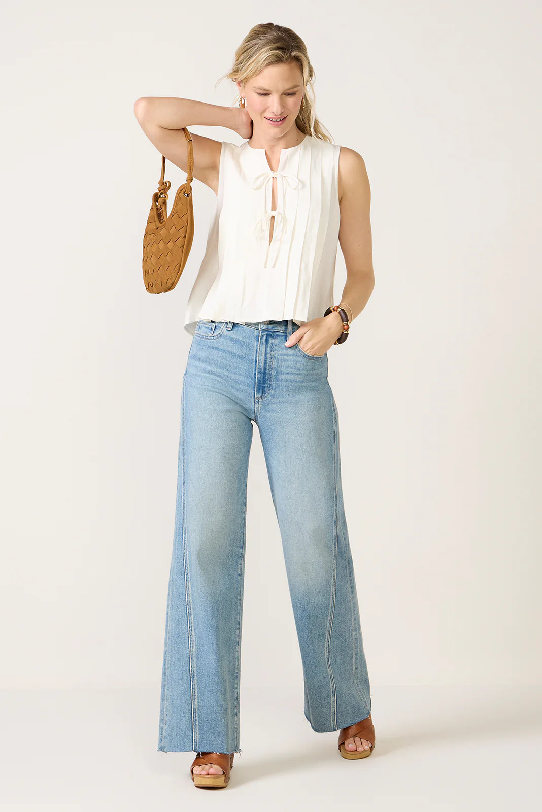 PAIGE Women's Anessa 31' w/ Twisted Outseam Jeans, Size 26, Explorer Blue | Evereve