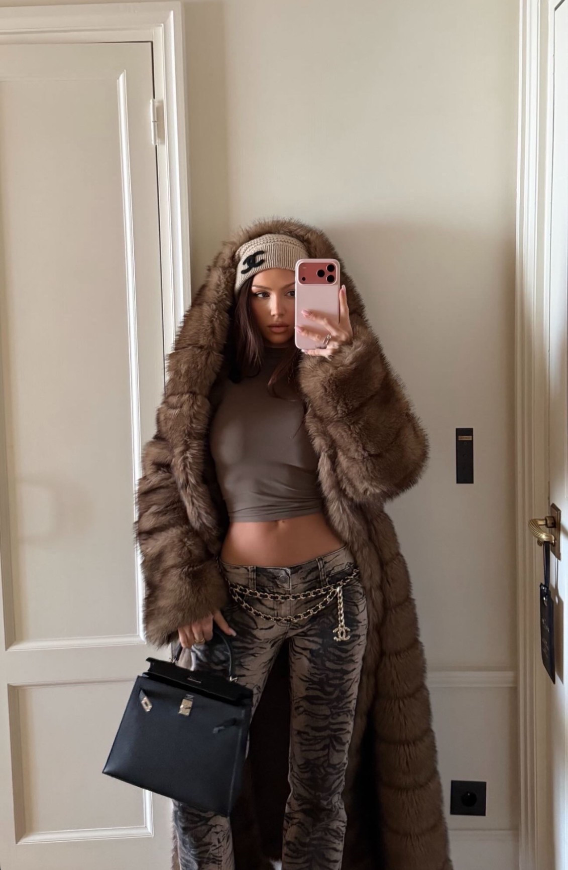 Such a vibe pairing these @jadedlondon jeans with the @malliny faux fur coat ✨

#LTKstyletip #LTKFashionMonth