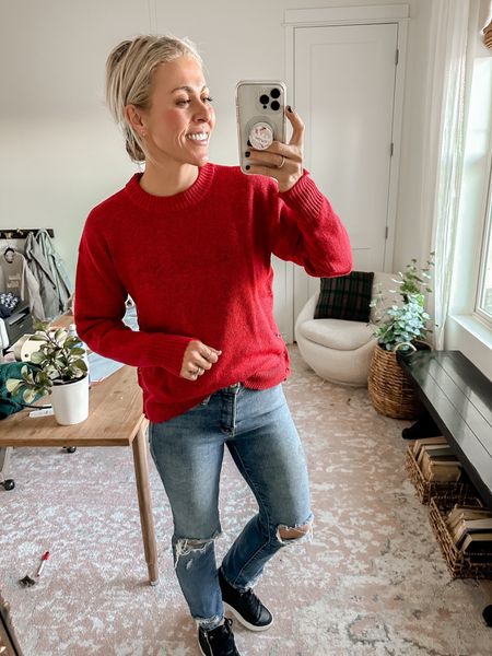 Wearing size small in this cozy sweater!! Comes in lots of colors. On sale for $13  

Follow @sarah.joy for more affordable outfits. 

Holiday outfit, Christmas outfit, casual outfit 

@walmartfashion #walmartpartner #walmartfashion @walmart