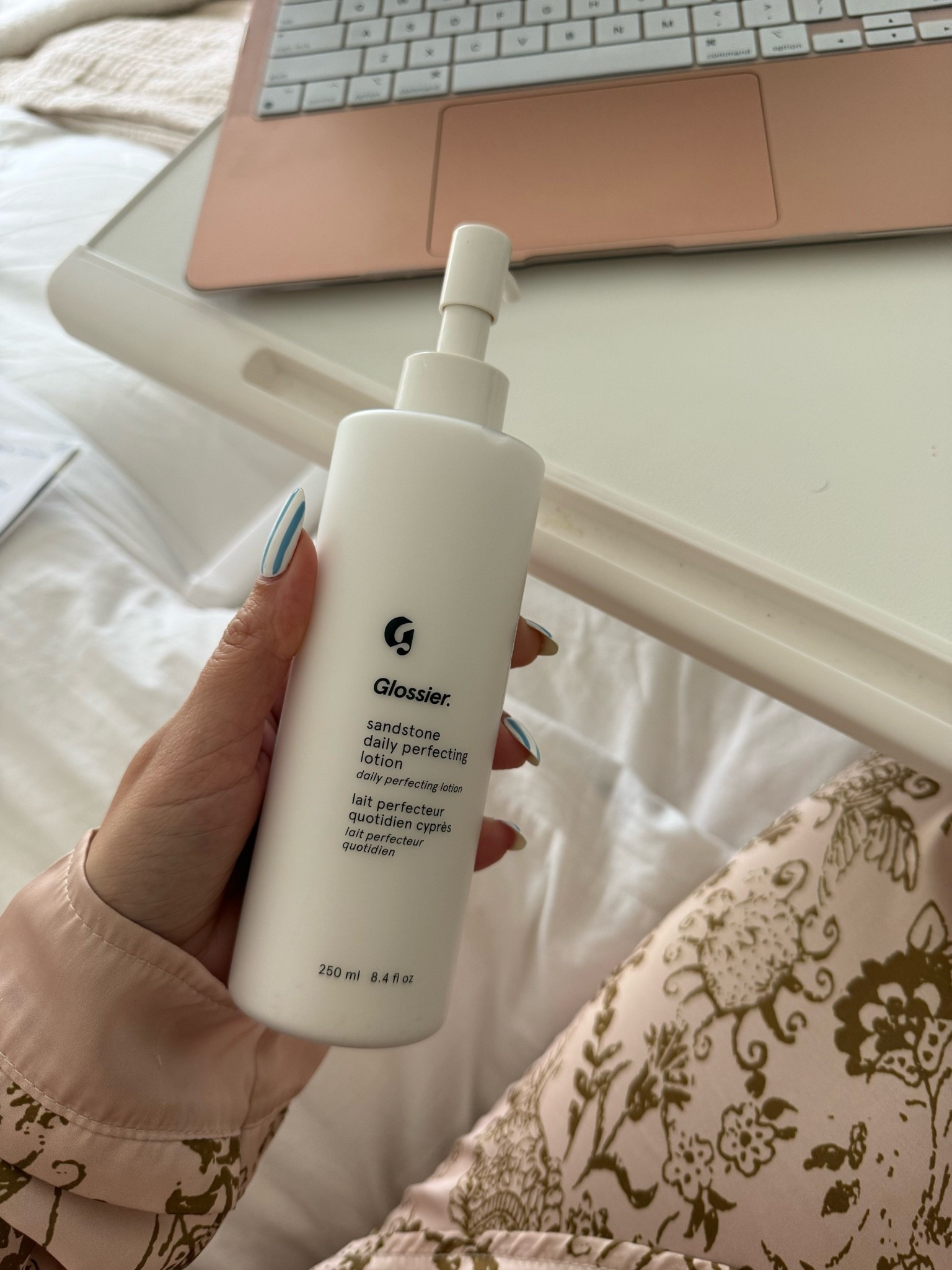 Love the fragrance and silky texture of this lotion.  blind bought this lotion and it kind of reminds me of a hotel (in a good way). It’s a very fresh clean scent.