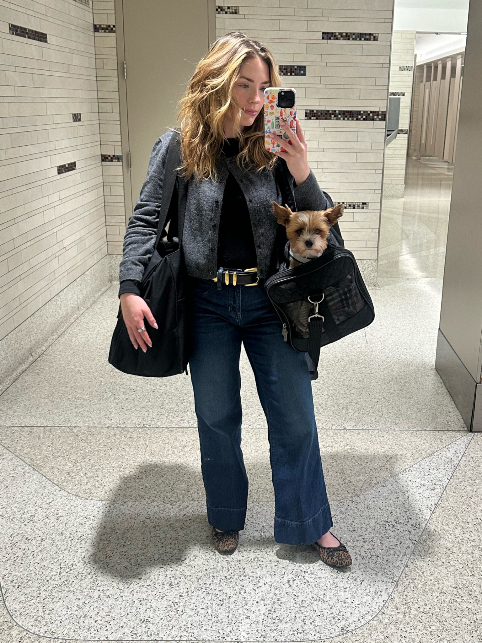 This has been my go to travel outfit lately!! I know you’re probably thinking I’m crazy for wearing jeans but believe me when I say these are sooo comfy! Unfortunately the dog is not included 🐾

#LTKTravel