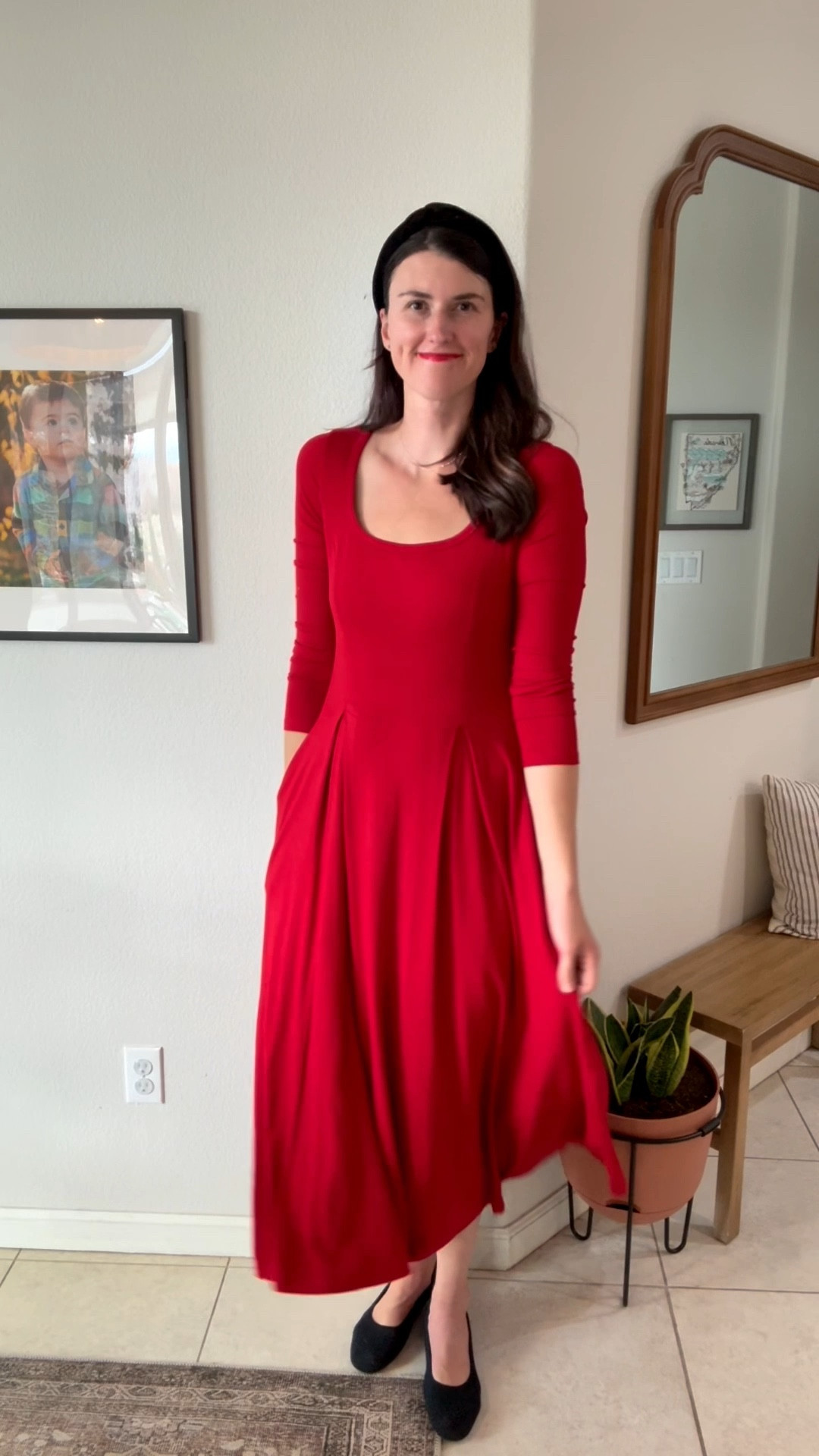 If you loved the sleeveless and midi long sleeve dresses, you will love this one!!

The softest long sleeve maxi dress that is so chic in red for the holidays! Pockets and comfort! Wearing a medium 

#LTKHoliday #LTKgrwm #LTKSeasonal