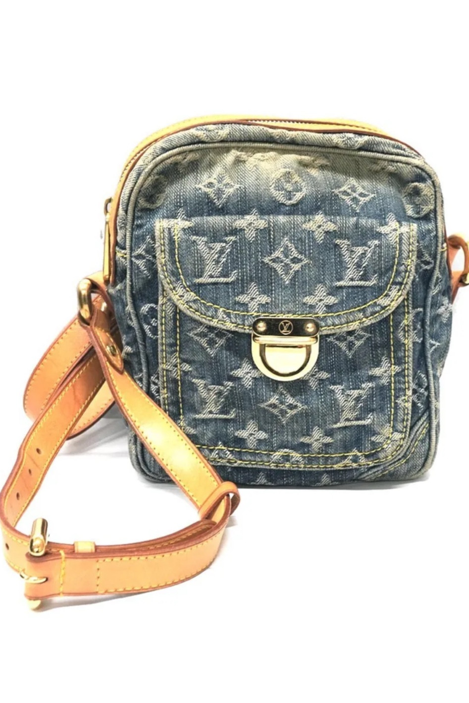 Louis Vuitton denim camera bag

#LTKsalealert #LTKstyletip #LTKitbag