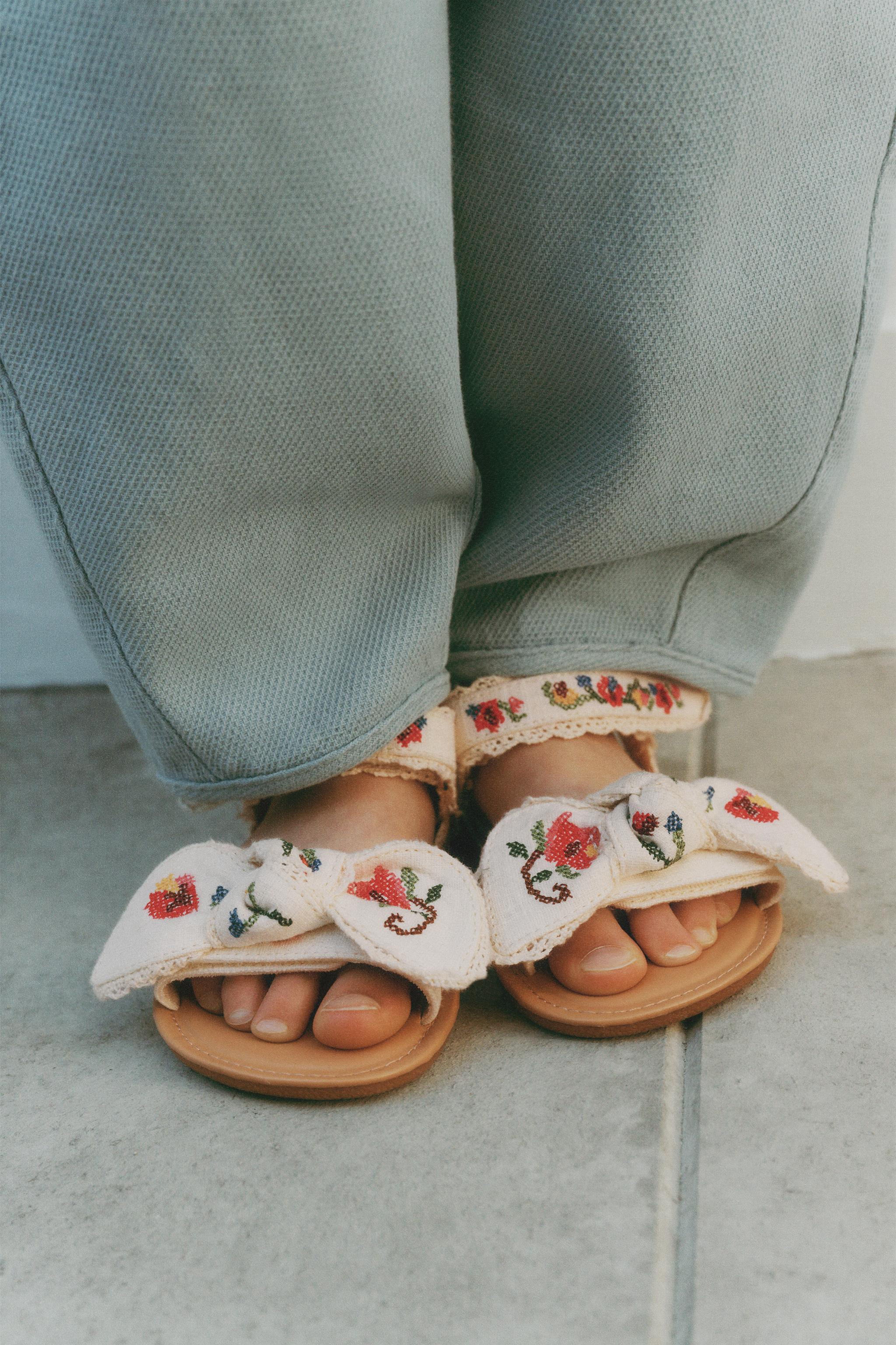 EMBROIDERED SANDALS | Zara US