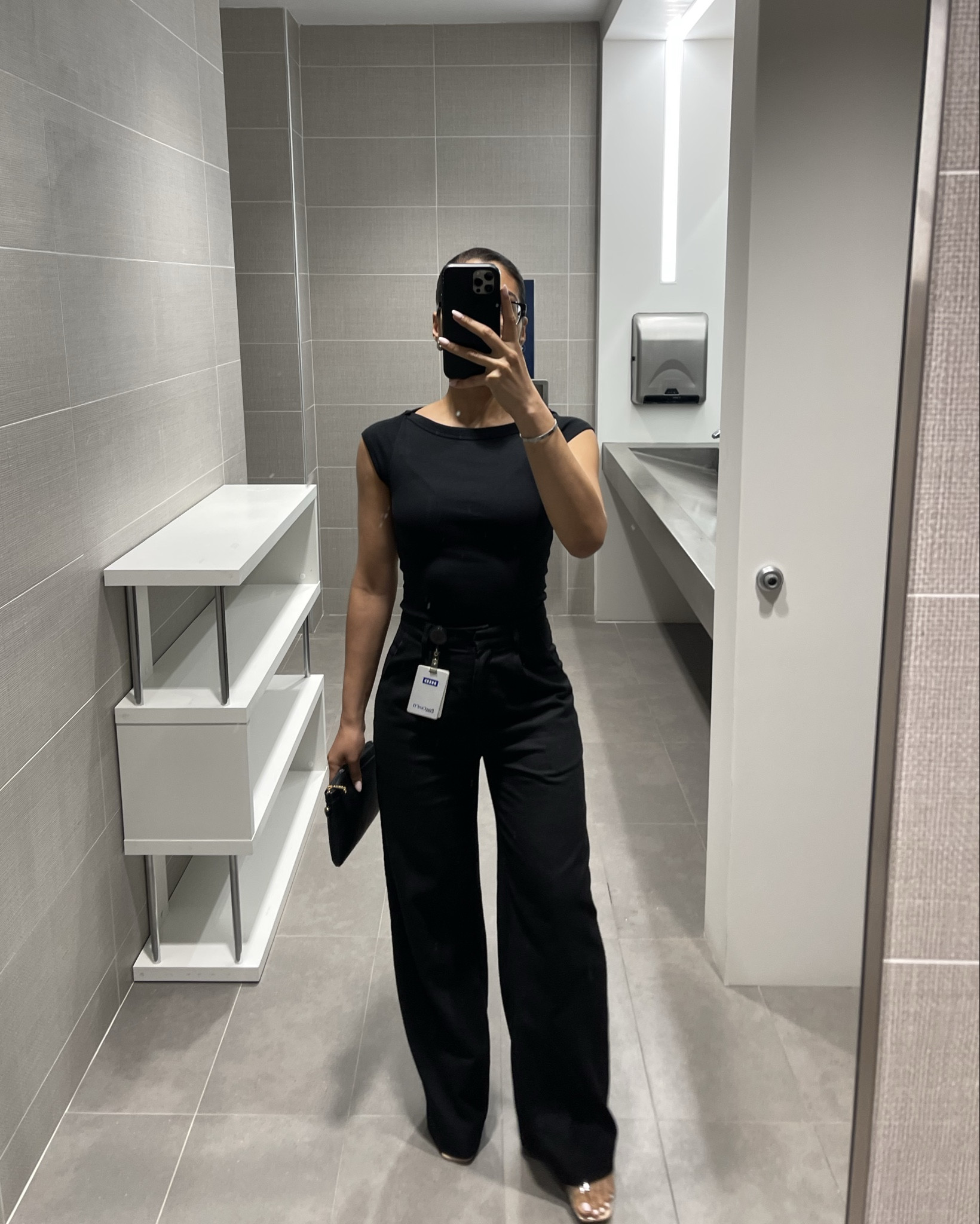 9/10 you’ll catch my in all black at werk 🖤

Pant are black : https://us.peppermayo.com/products/heatwave-linen-wide-leg-pants-white

#LTKWorkwear #LTKPetite #LTKNYFW