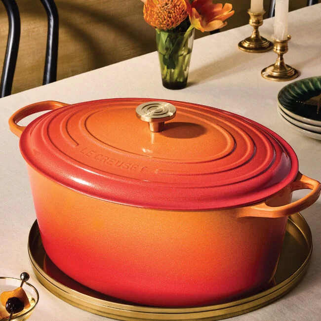 Signature Oval Dutch Oven with Crucible Knob | Le Creuset