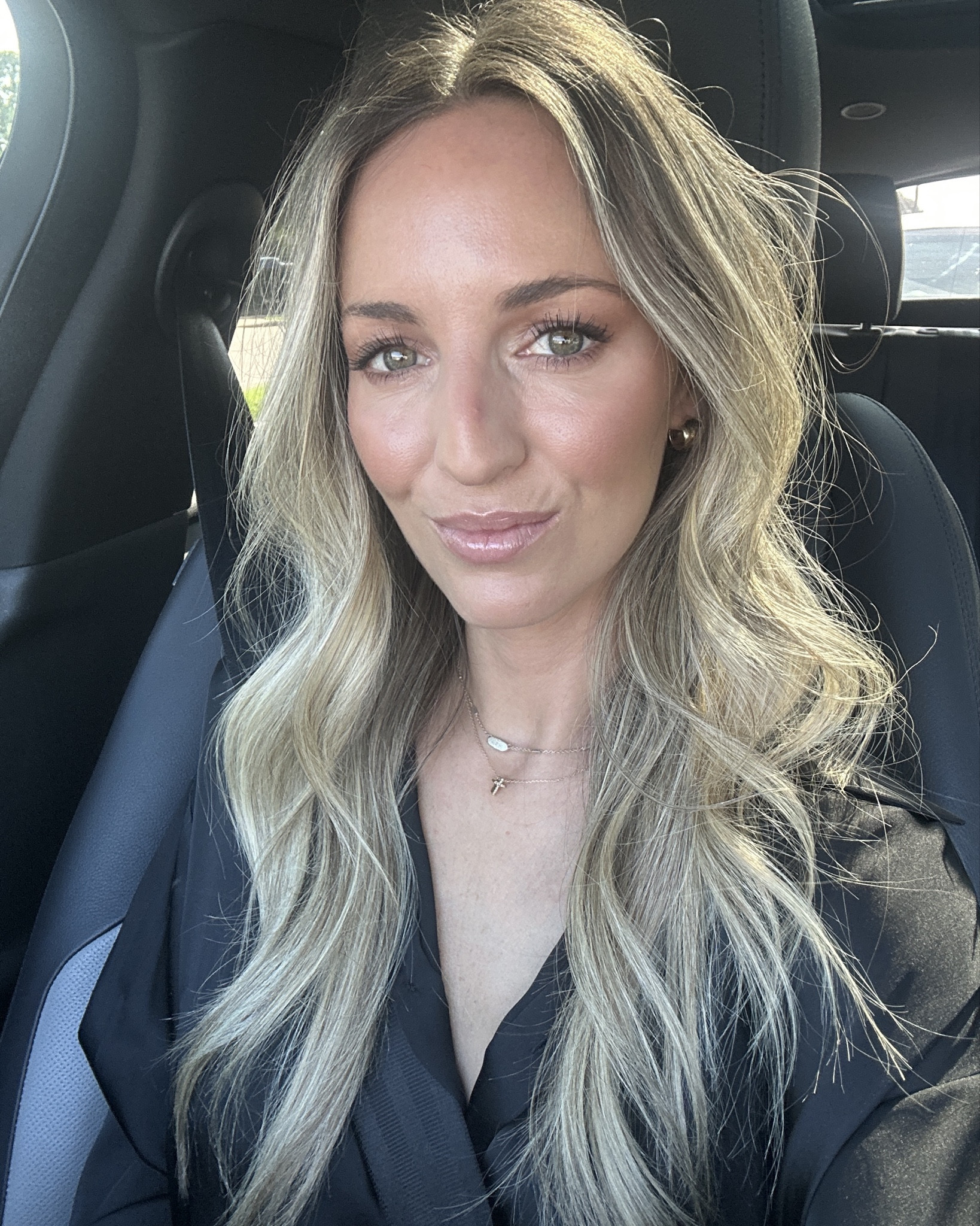 My favorite curling irons are 30% off with code STYLESZN ✨ swipe to see different curl sizes/styles 

#hairroutine


#LTKHoliday #LTKSaleAlert #LTKgrwm