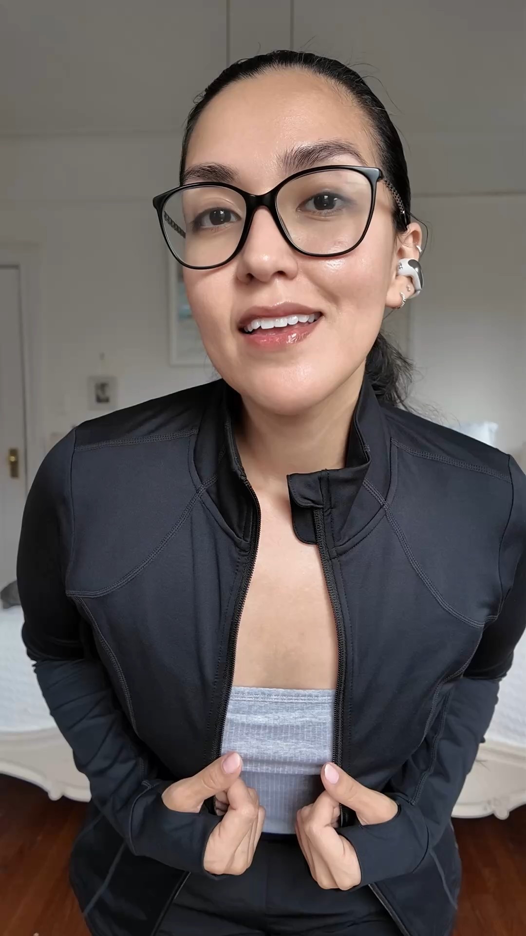 As a #FableticsPartner, I get to try out new pieces every month. @fabletics is my favorite source for workout and athleisure pieces. Here are some of the latest pieces in my collection. What do you think?
#DomesticatedMe-------------------------Como partner de #Fabletics, pruebo nuevas prendas cada mes. Fabletics es mi tienda favorita para ropa deportiva y de ocio. Estos son algunas de las últimas novedades en mi colección. ¿Qué les parecen?

#myfabletics #moveinfabletics #athleisurewear #fitnessfashion #fableticsstyle 