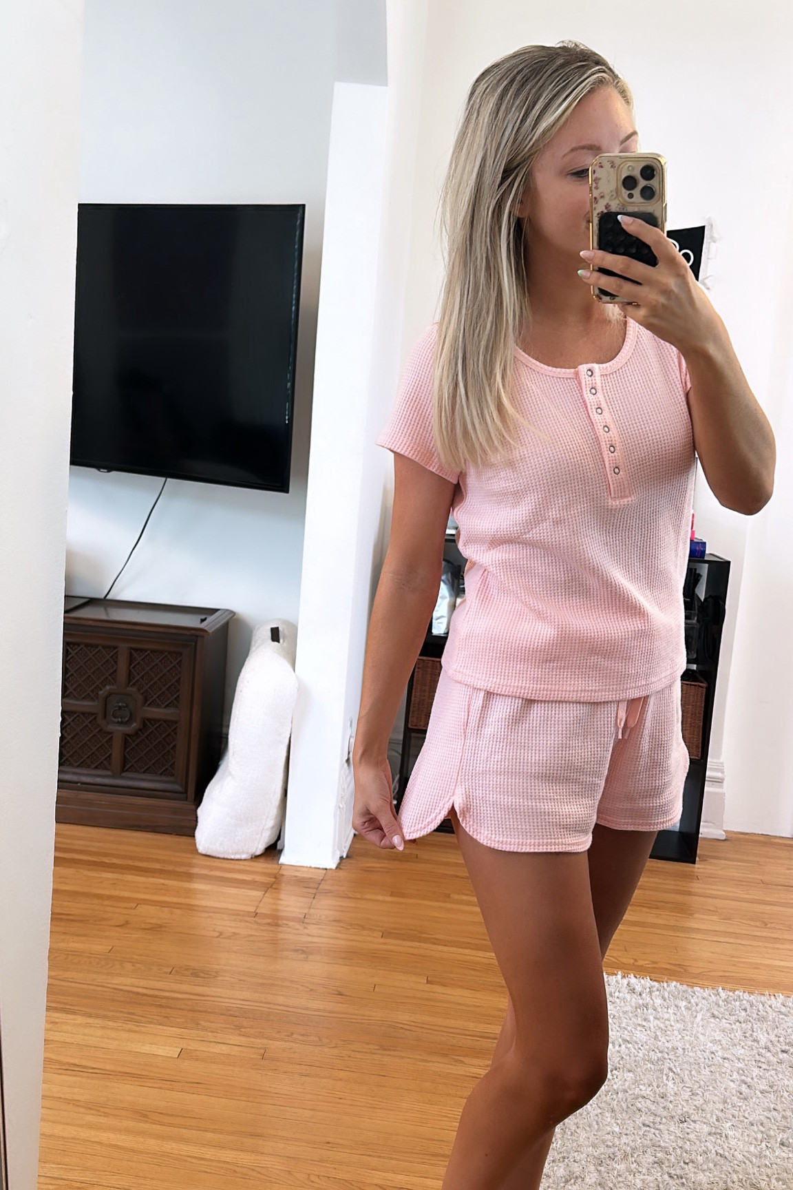 Don’t mind my bed head but this waffle 2-piece lounge set is a 10/10!! 

Wearing size Small 

#LTKFindsUnder50