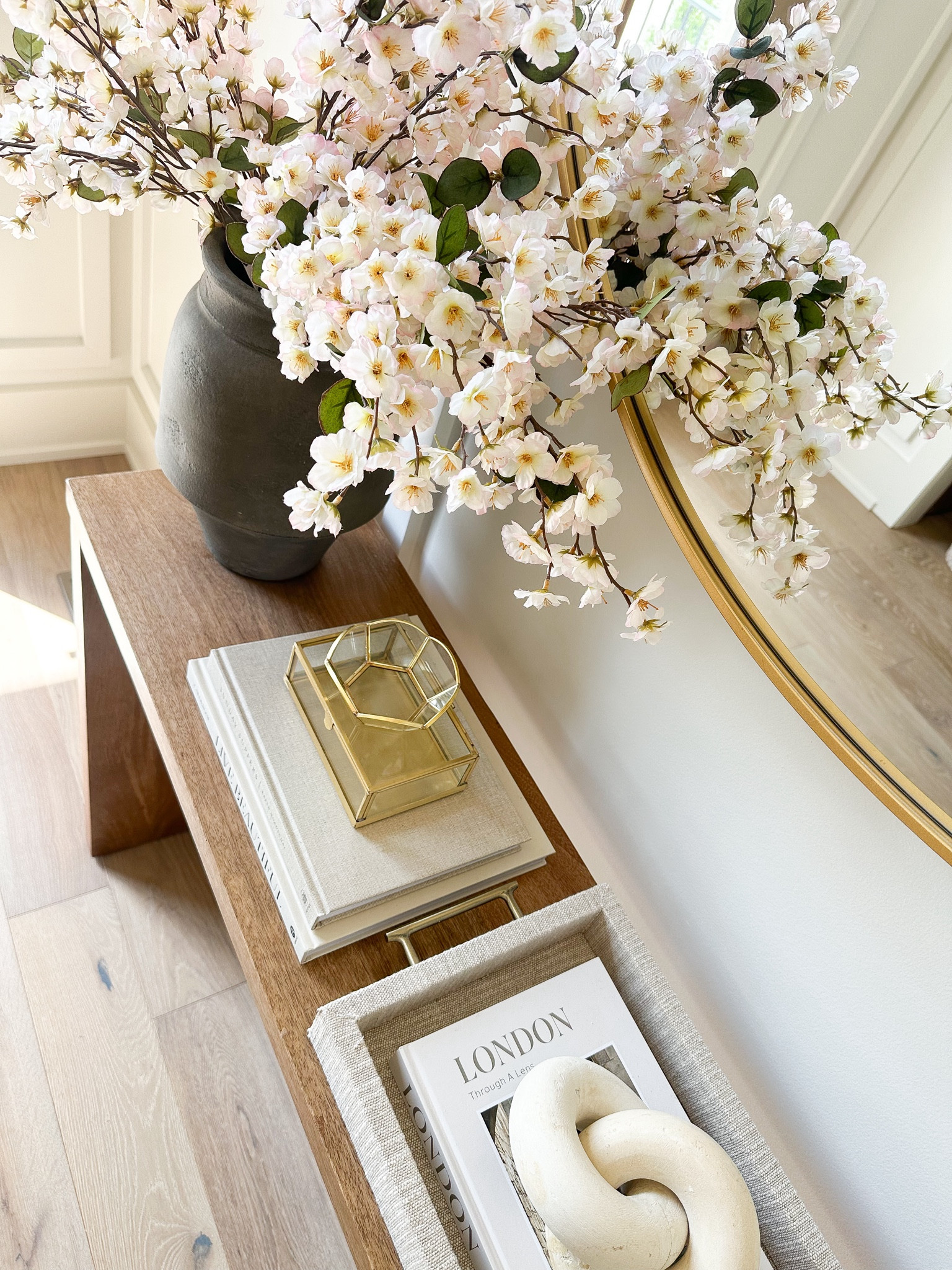 Console table styling inspo 🌸 

#LTKfindsunder100 #LTKhome #LTKfindsunder50