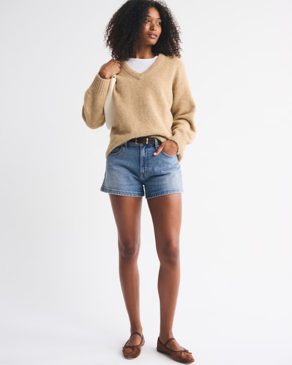 Curve Love High Rise 90s Cutoff Short | Abercrombie & Fitch (US)