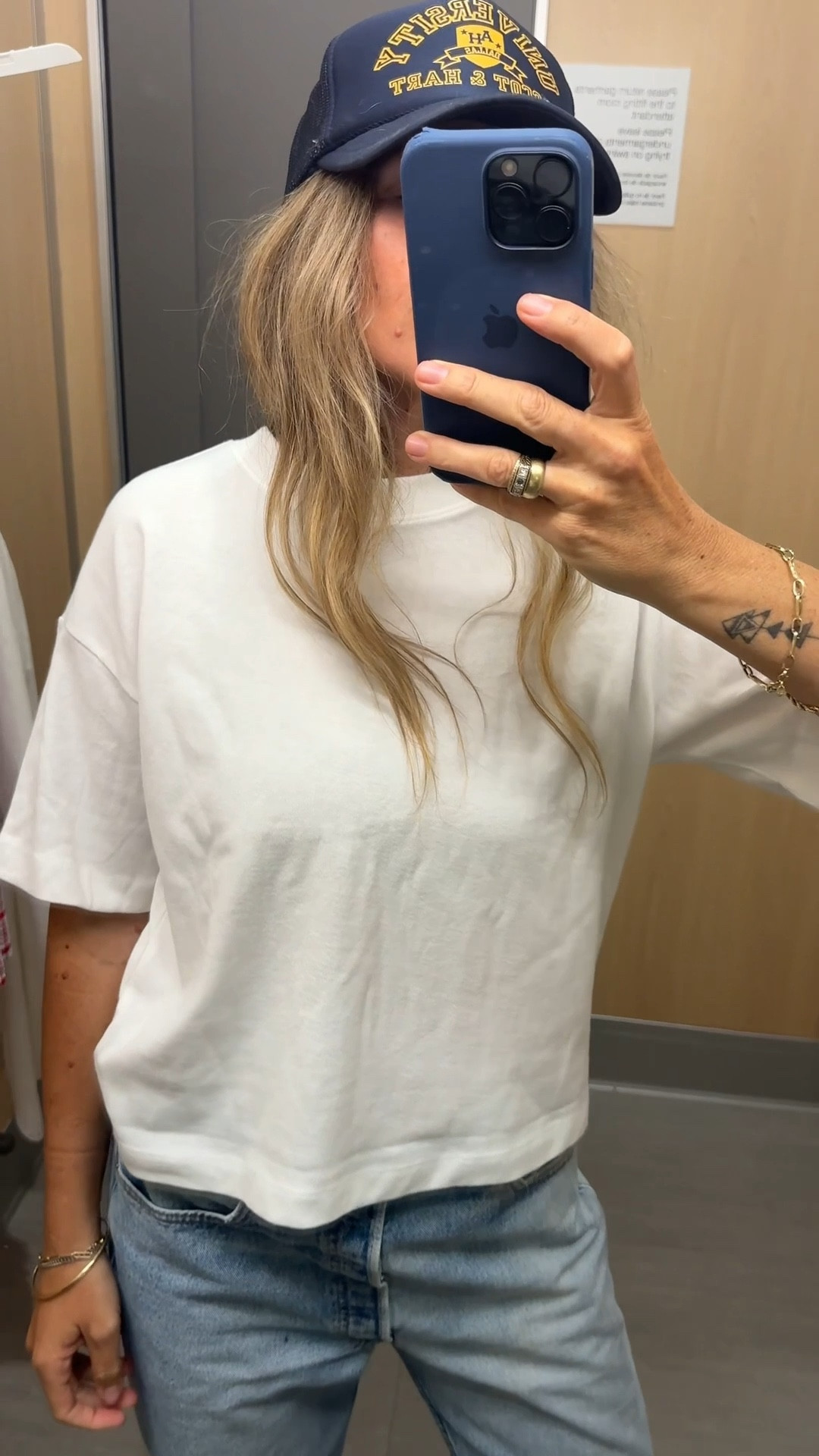 The perfect t-shirt!!! 🙌🏼 $15 🎯