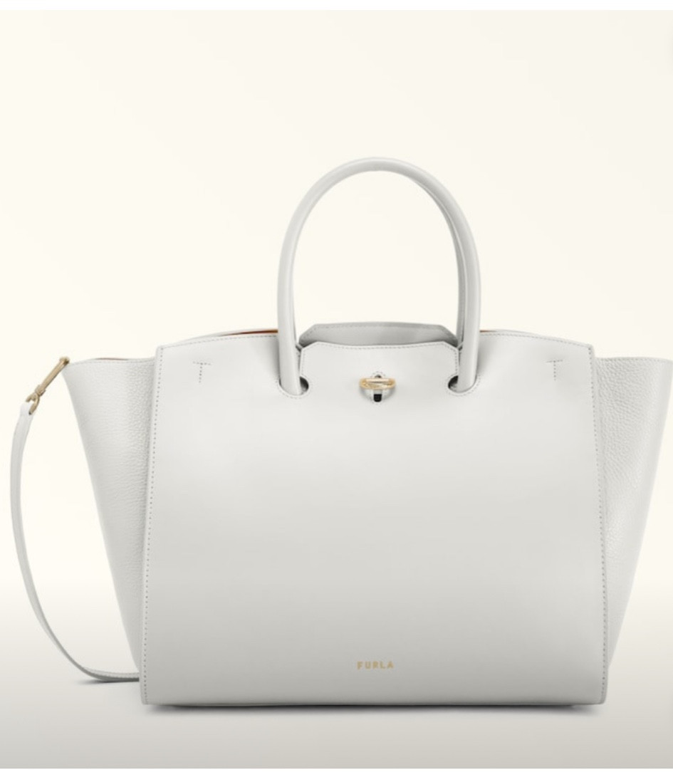 Leather totes on sale !! Going fast 
bags for women / handbags / large totes / everyday bag / city tote / mom tote / gift guide for women / gifts for her / large bag / white leather bag / handbag accessories / handbag keychains / leather wallet / sales / deal of the day 

#LTKSaleAlert #LTKGiftGuide #LTKItBag