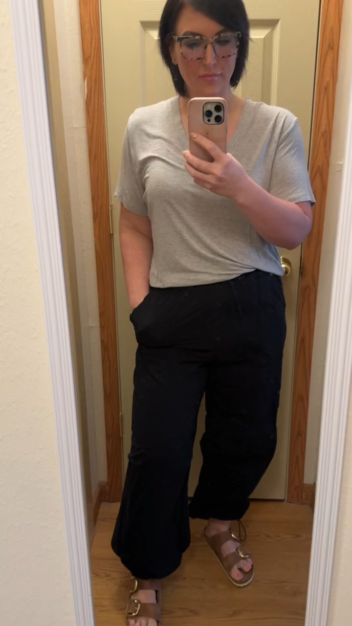 I live in basics and neutrals!

#LTKSpringSale #LTKover40 #LTKmidsize