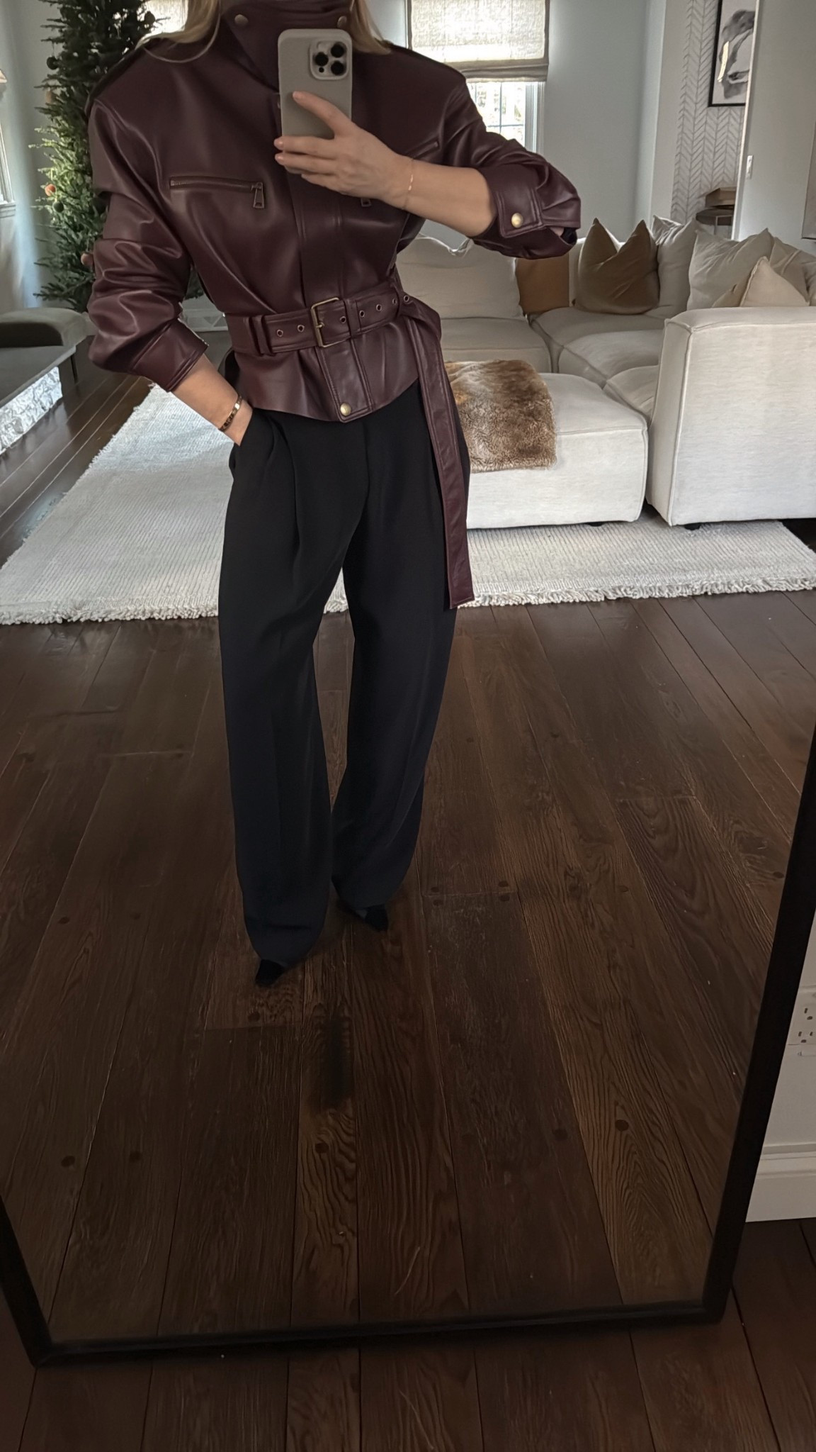 OOTN 

Jacket small 
Trousers size 2 
*Pumps old Saint Laurent 
