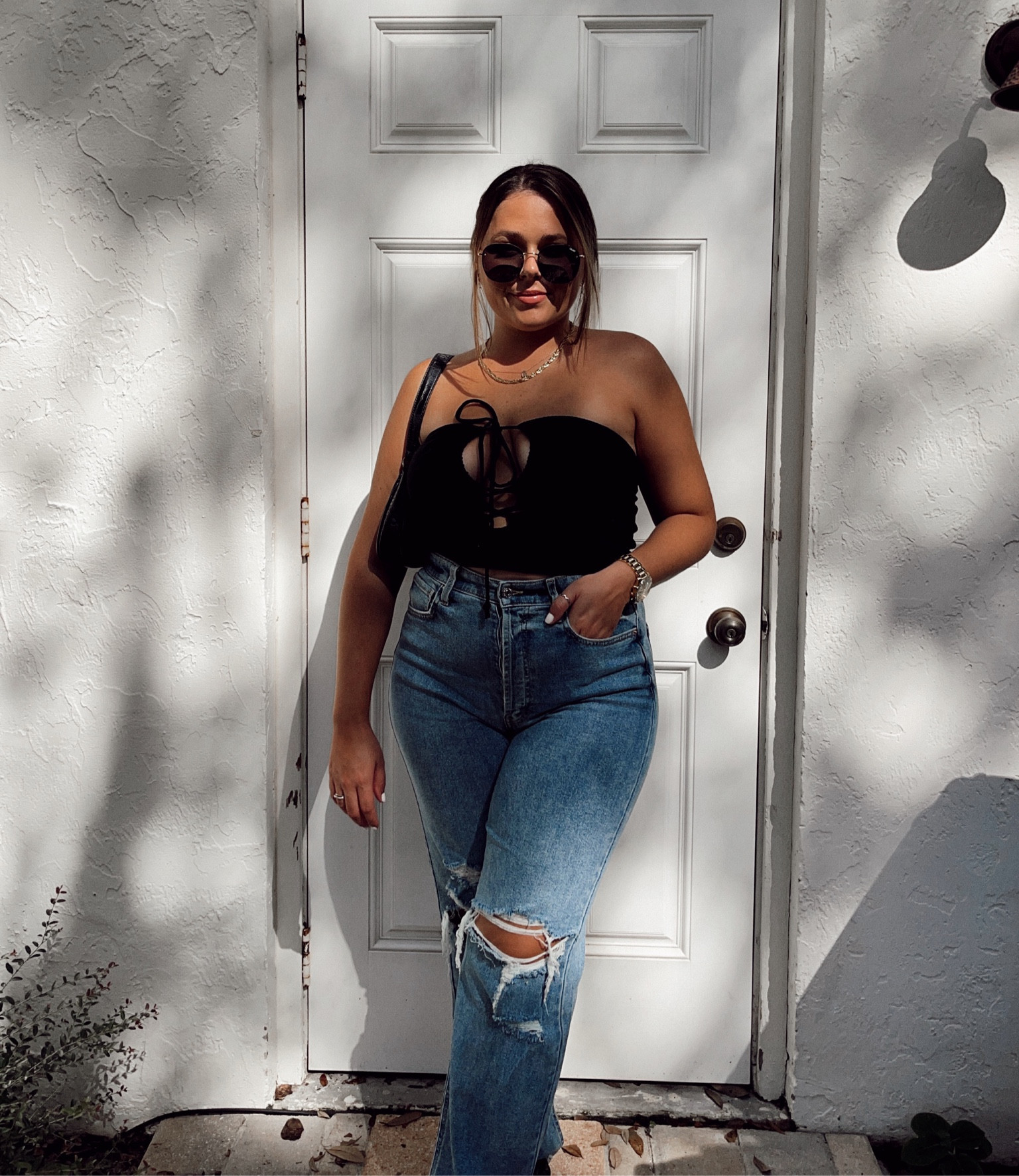 Sunglasses Quay
Top - M - Target (sold out)
Jeans - 8 - Target
Bag - Amazon 

#LTKfindsunder50 #LTKmidsize #LTKfindsunder100