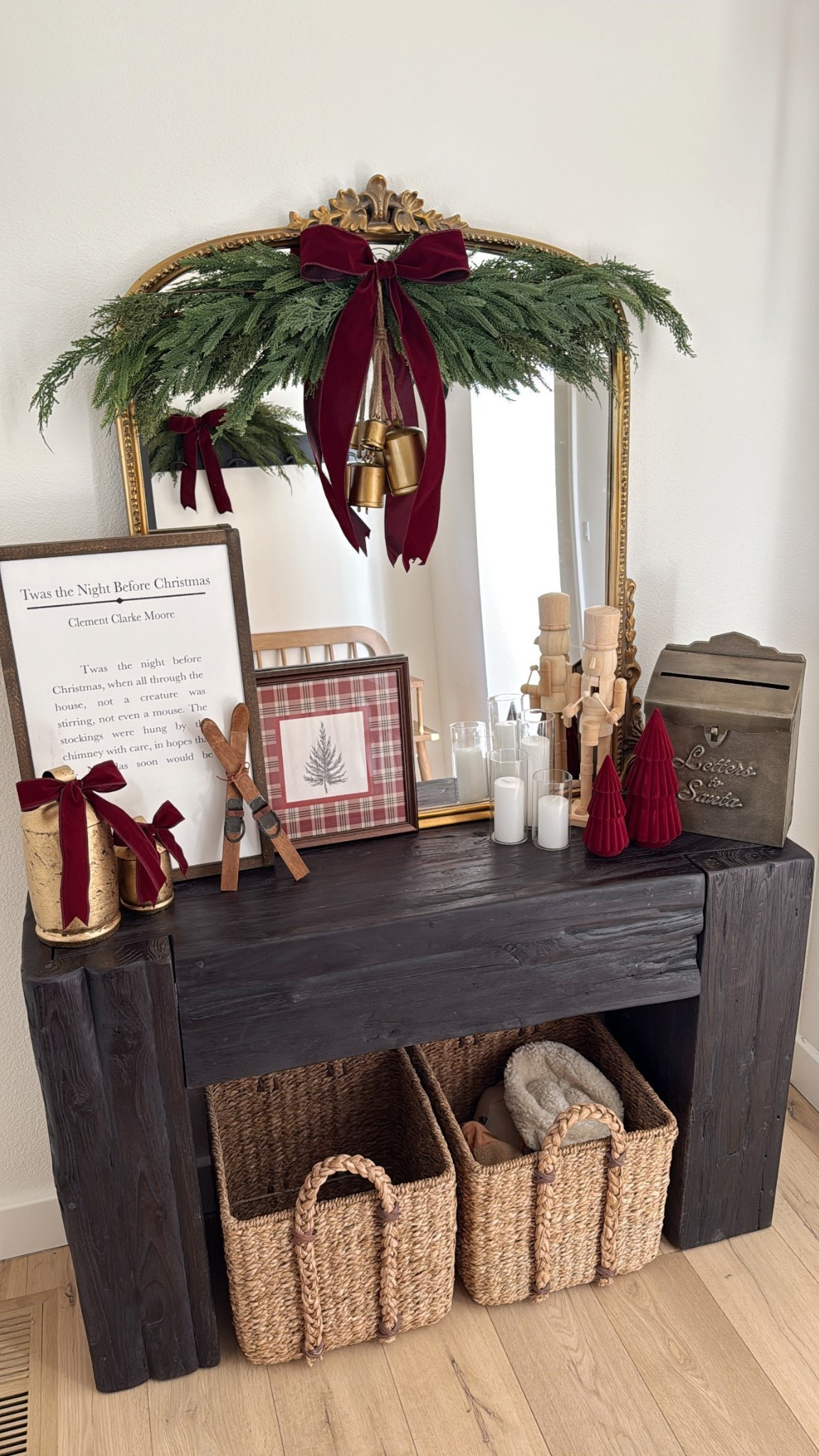 Christmas console table styling 🔔🌲

Holiday 
Home decor 

#LTKHome #LTKHoliday