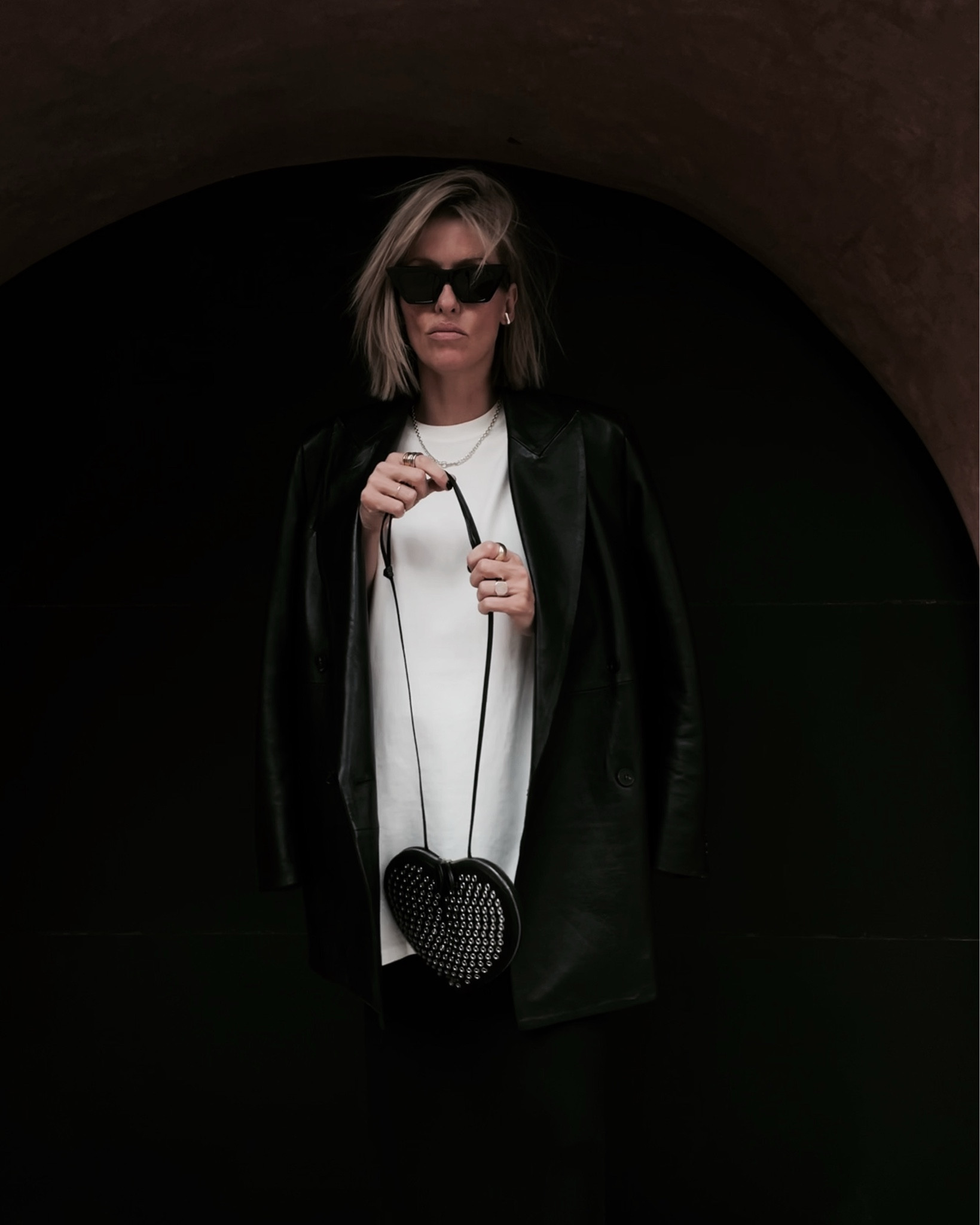 Black leather blazer, a floor length jersey skirt, a white tshirt and a fashionable bag 🖤 all you need!

#LTKeurope #LTKspring #LTKdeutschland