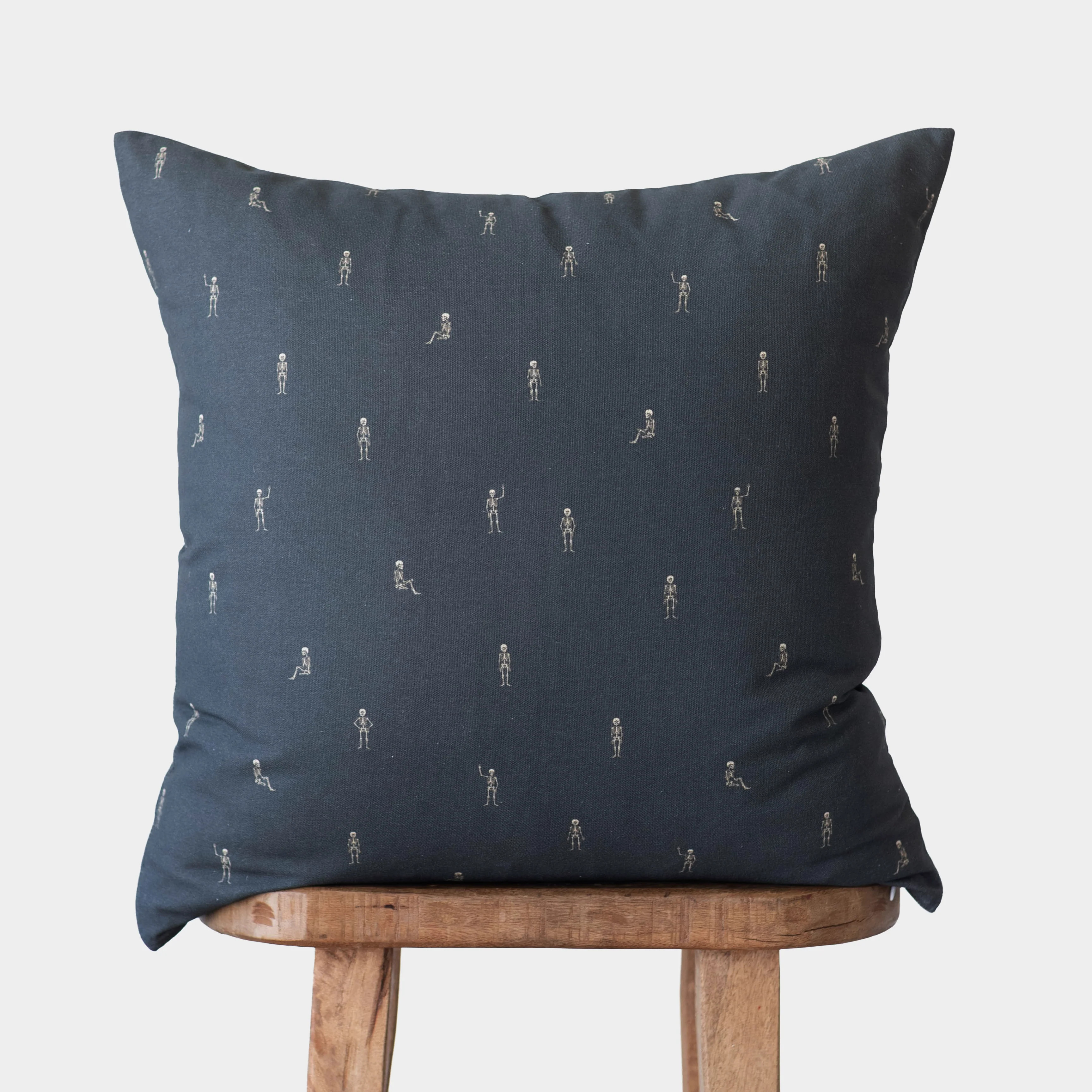Grimm - 18" | 22" | 12x20" | Woven Nook