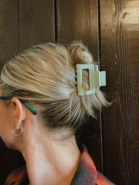 Lululemon clip on sale for only $9!! 

#LTKSale 

#LTKGiftGuide #LTKfitness