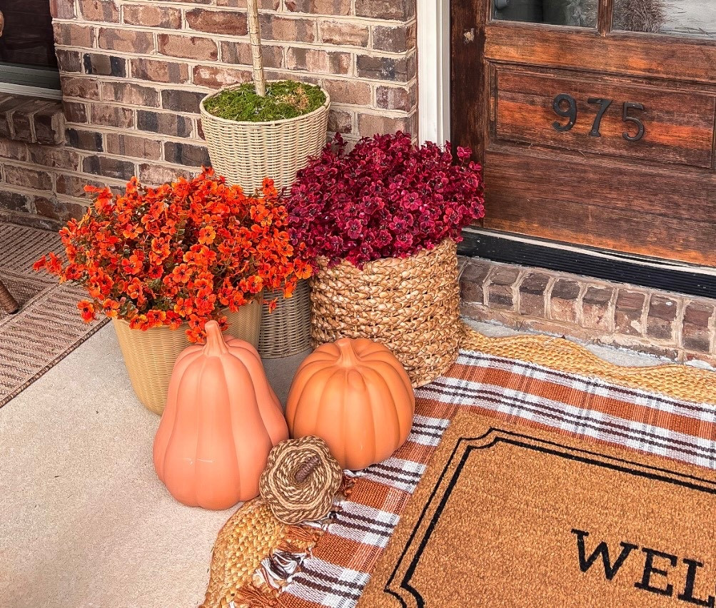 🍂✨ Front porch magic that works all season long! These gorgeous artificial mums paired with glowing ceramic jack-o’-lanterns bring the perfect touch of cozy fall vibes 🌼🎃 Whether you’re styling for Halloween or just embracing autumn, it’s the dreamiest welcome home. 🏡💛

#LTKHome #LTKSeasonal