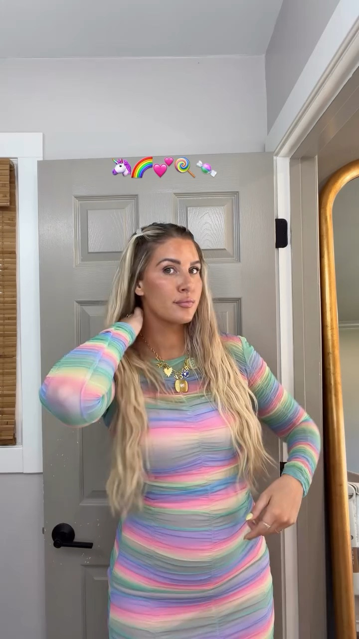 linked similar style dresses! 