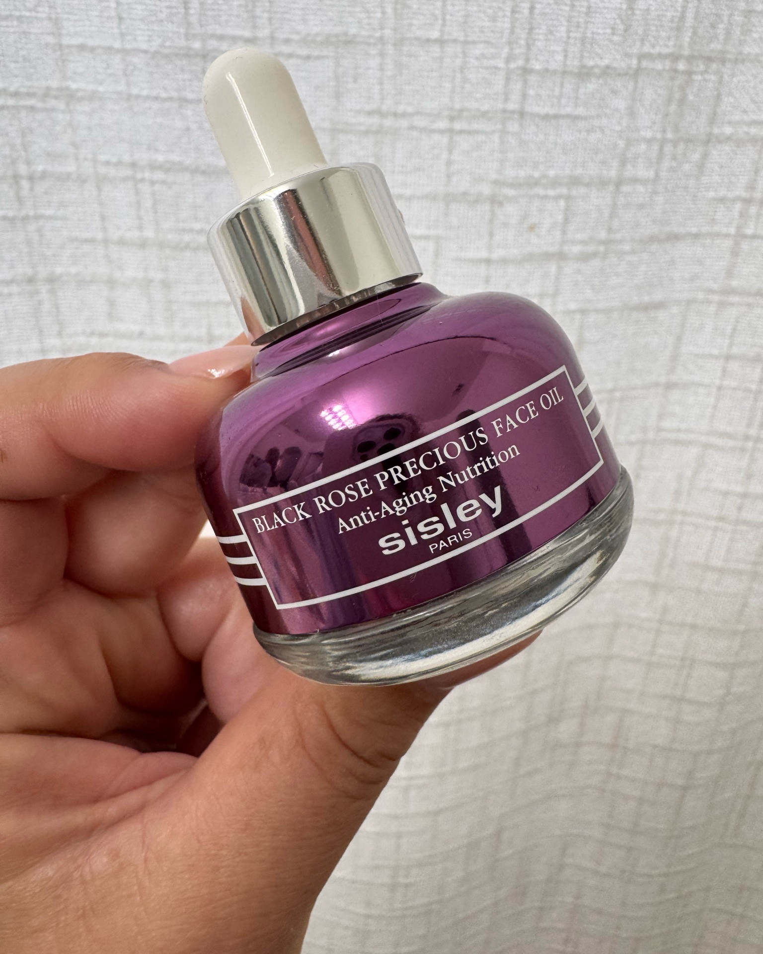 For all my sensitive skin gals, you need to incorporate Sisley into your skincare routine. Their soothing formulas are designed to calm redness, nourish the skin barrier, and leave your skin feeling hydrated, soft, and comfortable without overwhelming it. Sensitive skin deserves luxury too. ✨

#LTKMothersDay #LTKmorningroutine #LTKBeauty