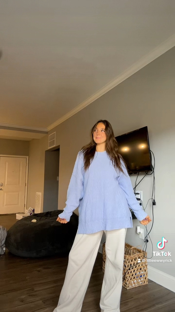 Cozy fall outfit! Comfy sweatpants for tall girls!! #fall #sweaters #aerie #oldnavy #sneakers #costal

#LTKGiftGuide #LTKsalealert #LTKHoliday