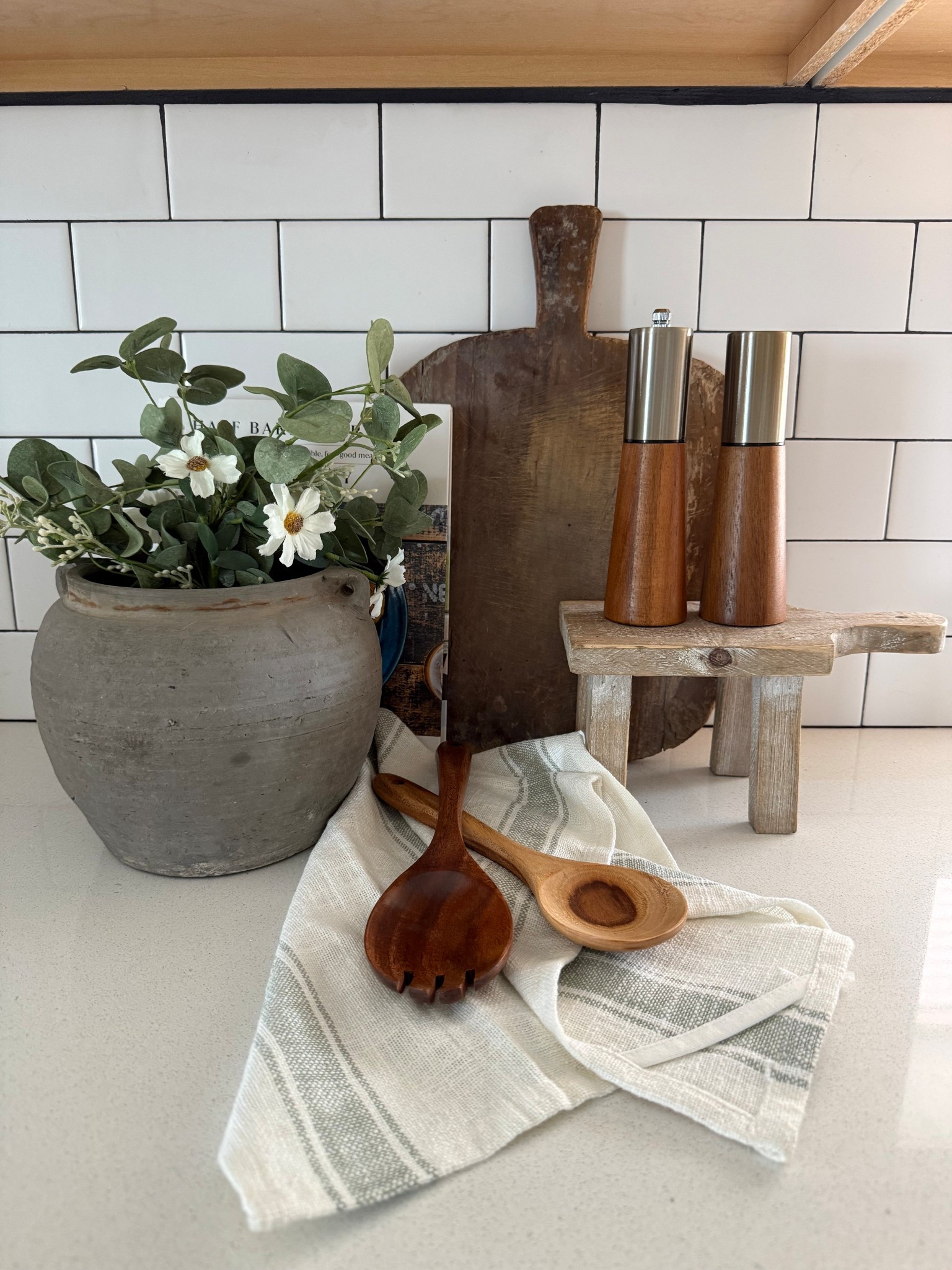 Spring kitchen styling ✨

#LTKHome #LTKSeasonal