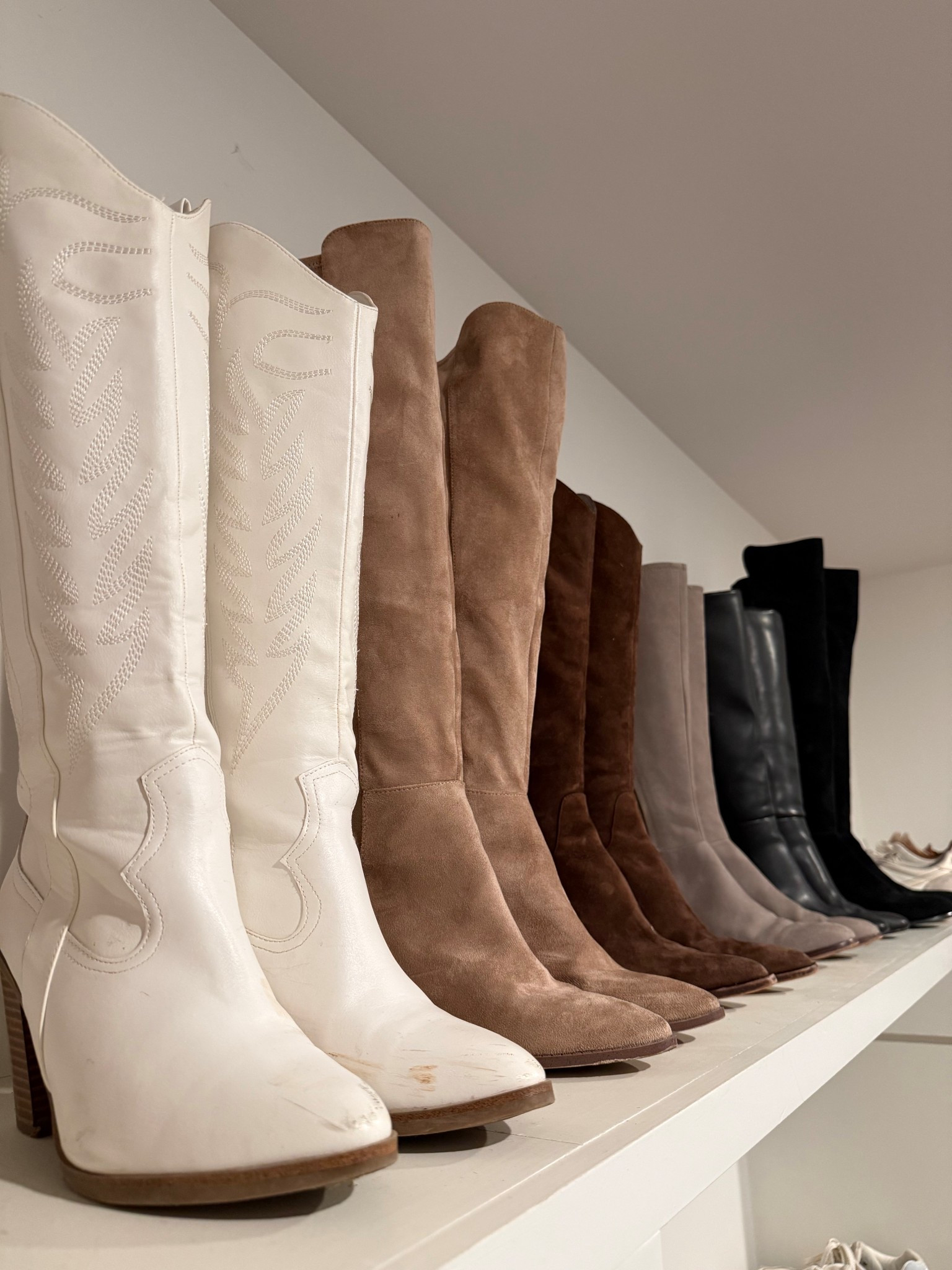 The perfect inserts to keep your boots shape and keep them from falling over! #closet #organization #boots