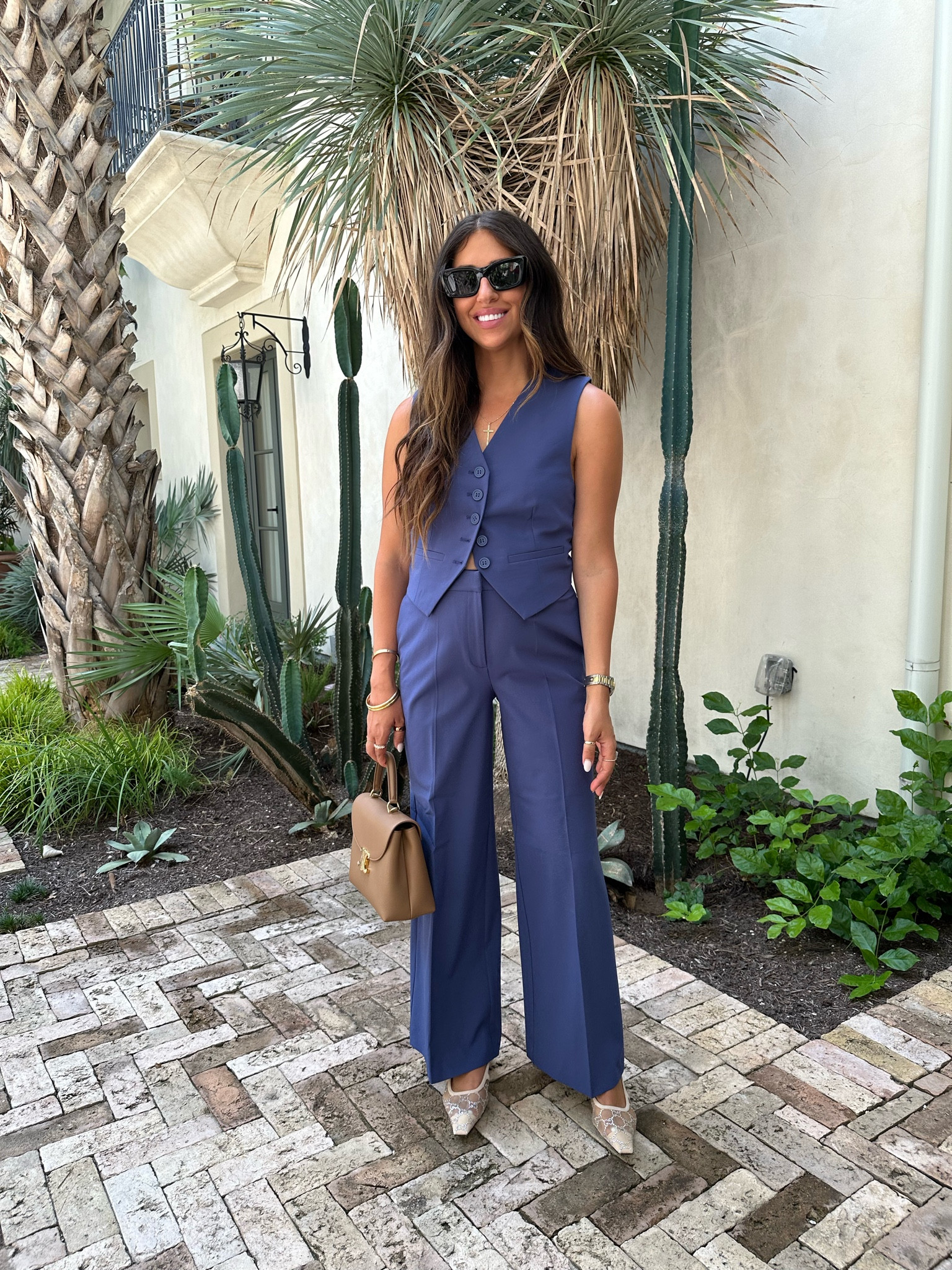 Top: medium
Bottoms: 6

Dressupbuttercup.com
#dressupbuttercup 

#LTKSummerSales #LTKSaleAlert #LTKxNSale