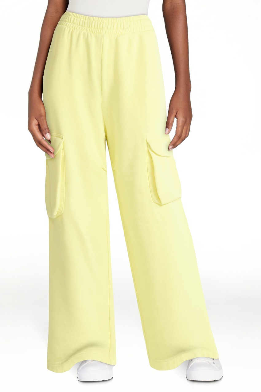 Scoop Women’s Mineral Washed Wide Leg Cargo Sweatpants, Sizes XS-XXL | Walmart (US)