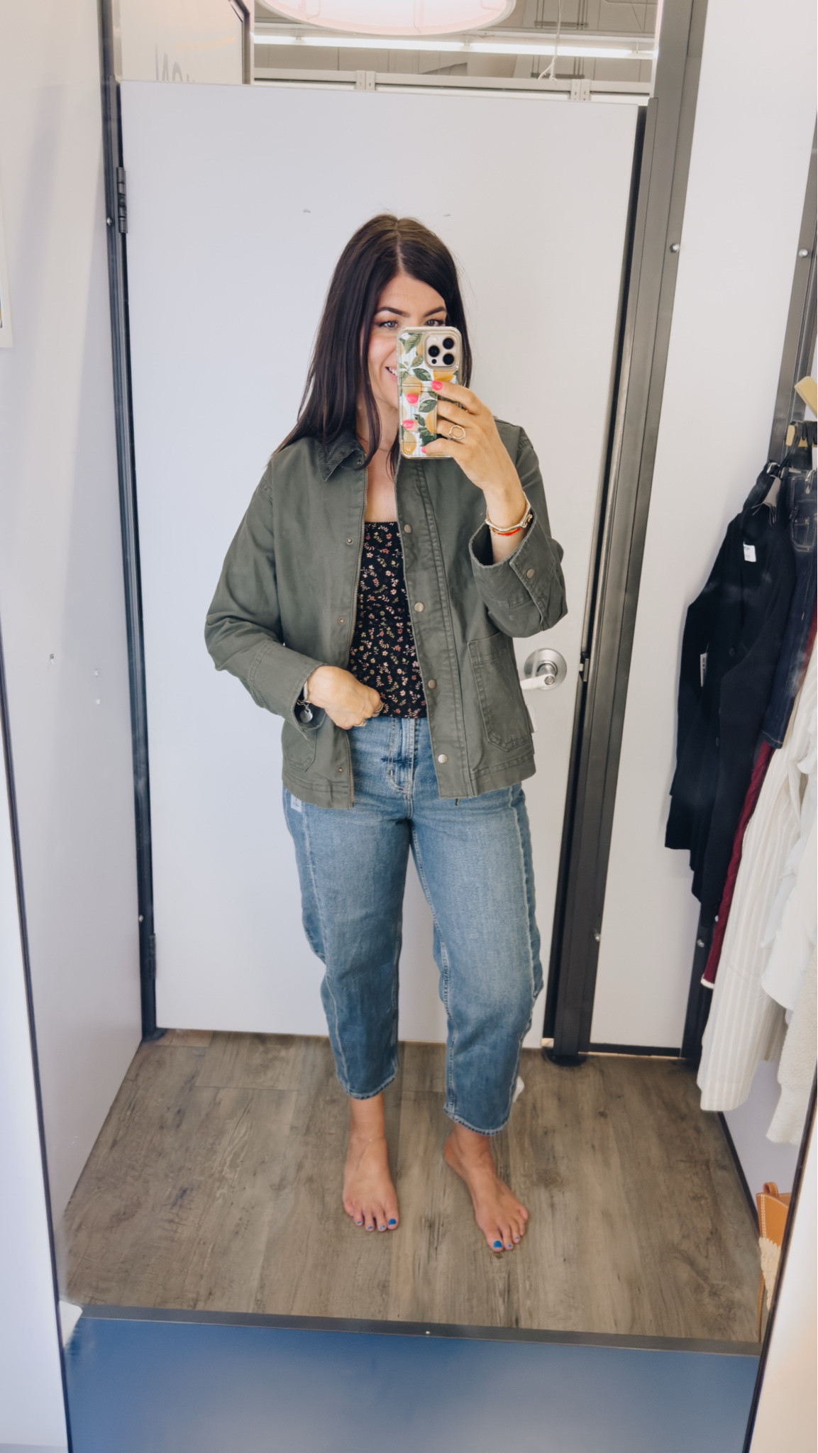 Old navy sale
In a small in the barn jacket- ordered the tall, runs big 
In an 8 in barrel jeans- need a tall 

#LTKMidsize #LTKSaleAlert #LTKFindsUnder50