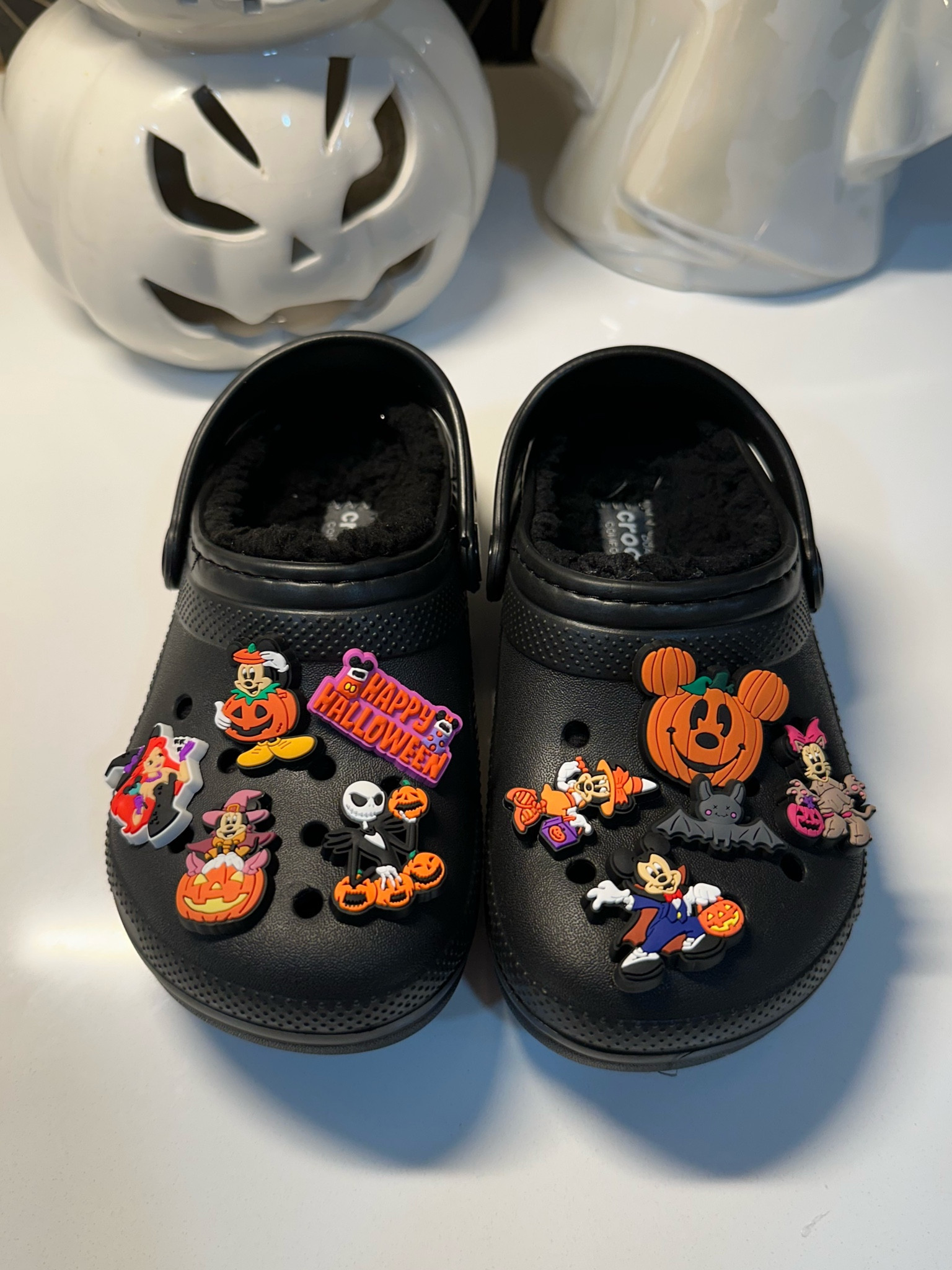 Halloween Crocs! 🎃🕸️ #amazon #amazonfinds #halloween #toddler

#LTKHalloween #LTKkids #LTKSeasonal