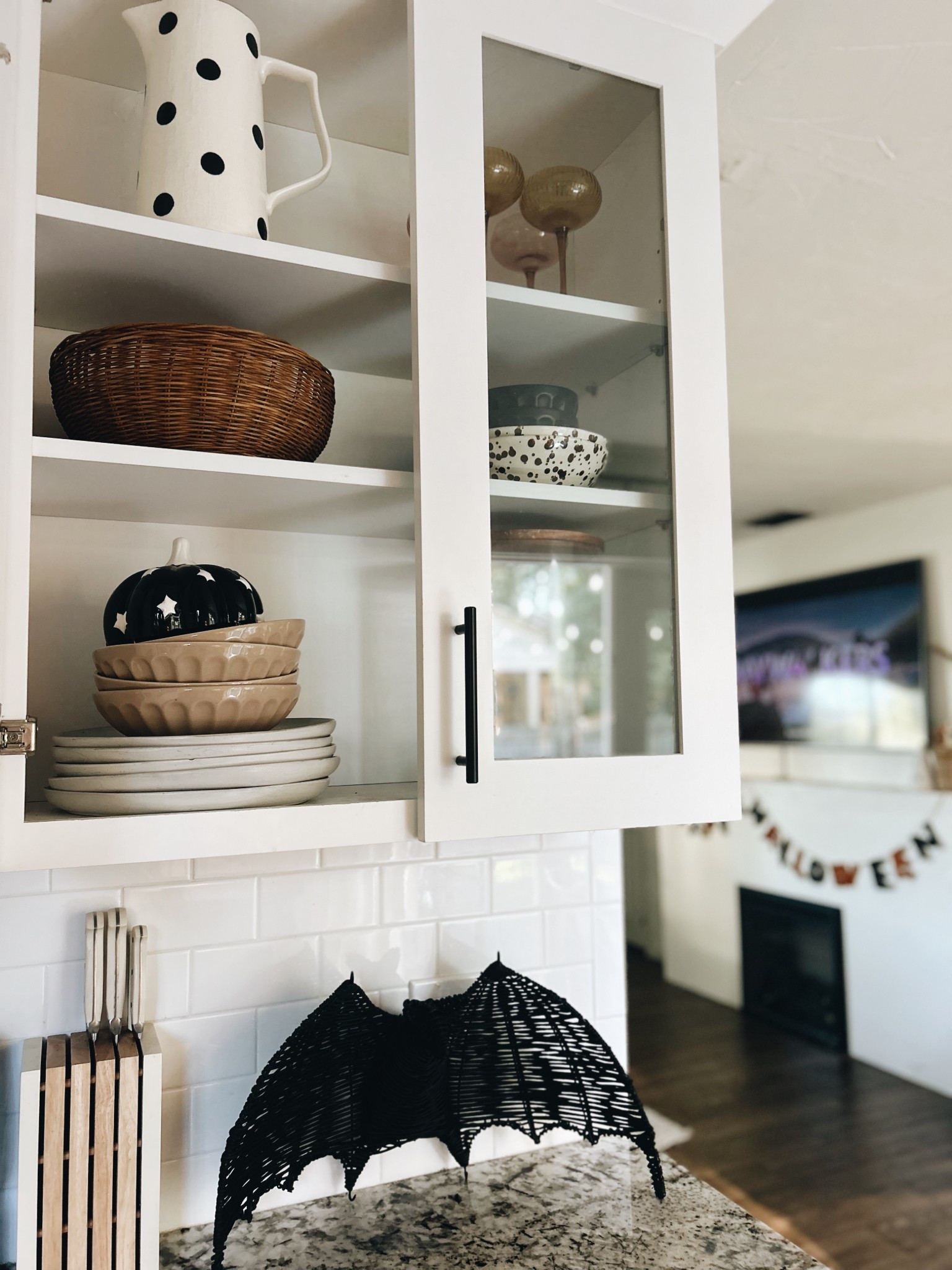 🦇 

#LTKSeasonal #LTKHalloween #LTKStyleTip