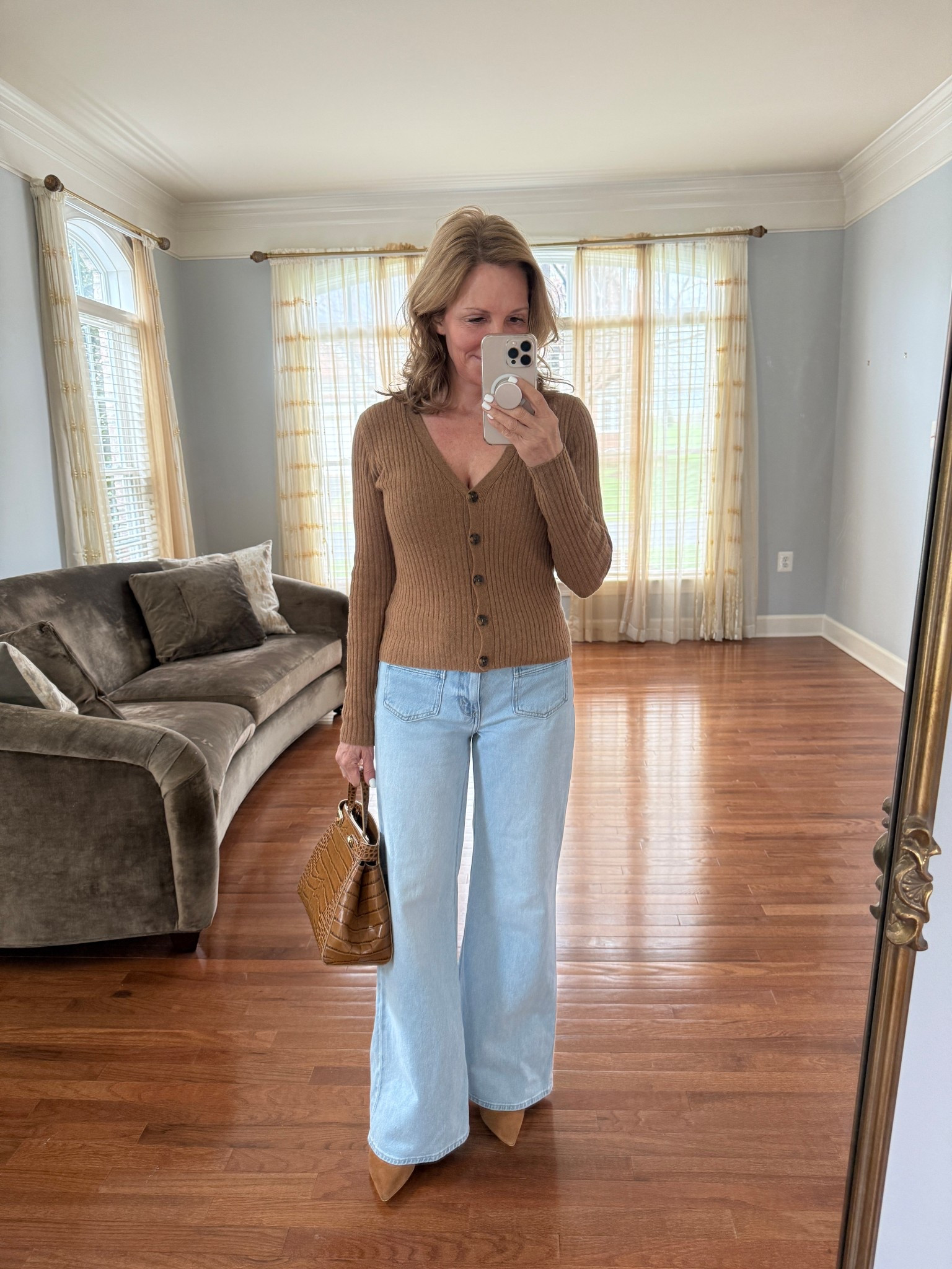 More great cashmere finds on sale! Paired with wide leg jeans for a relaxed lunch out with friends 

#LTKPetite #LTKOver40 #LTKSaleAlert
