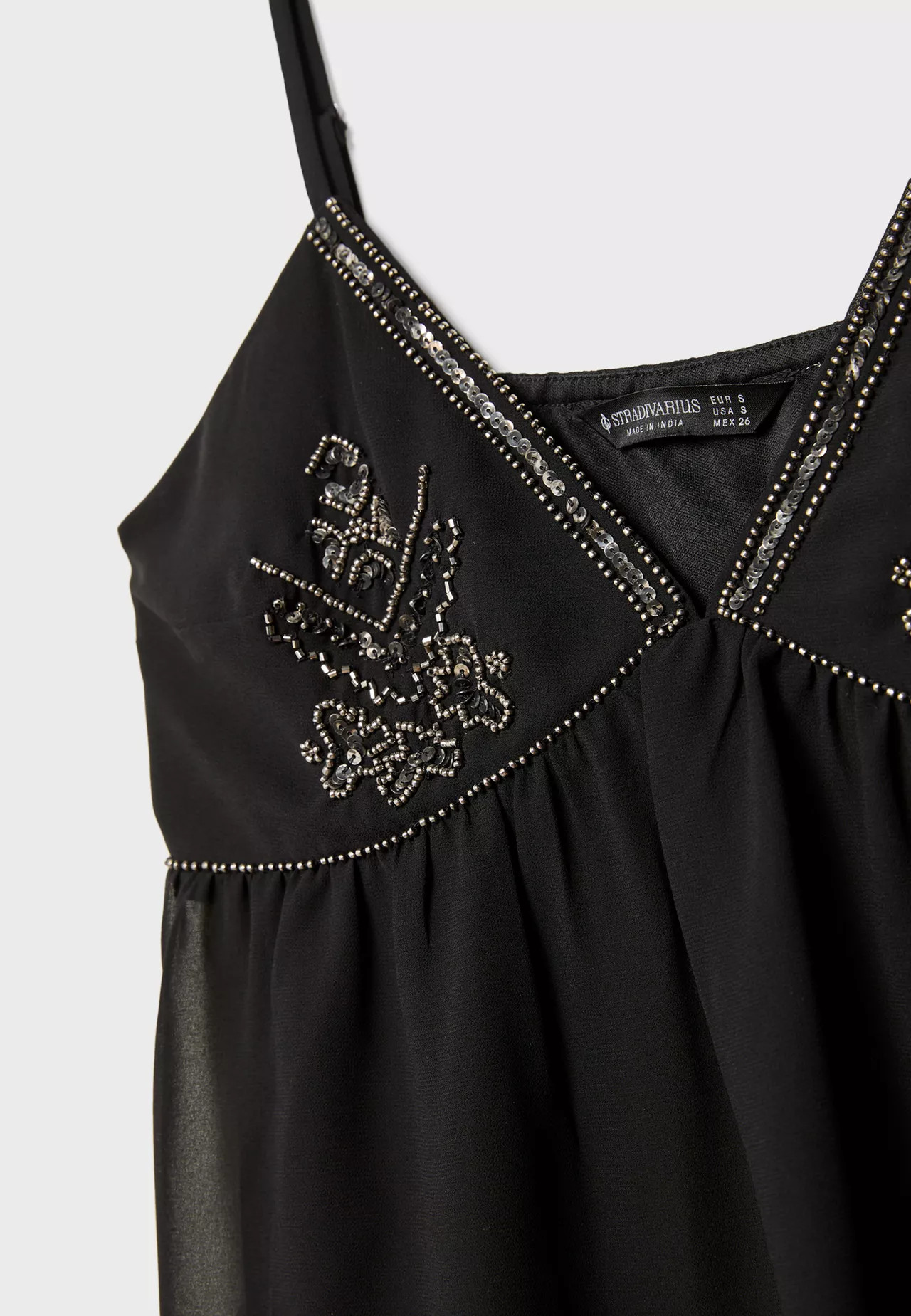 Loose-fitting strappy top with beaded embroidery | Stradivarius (UK)