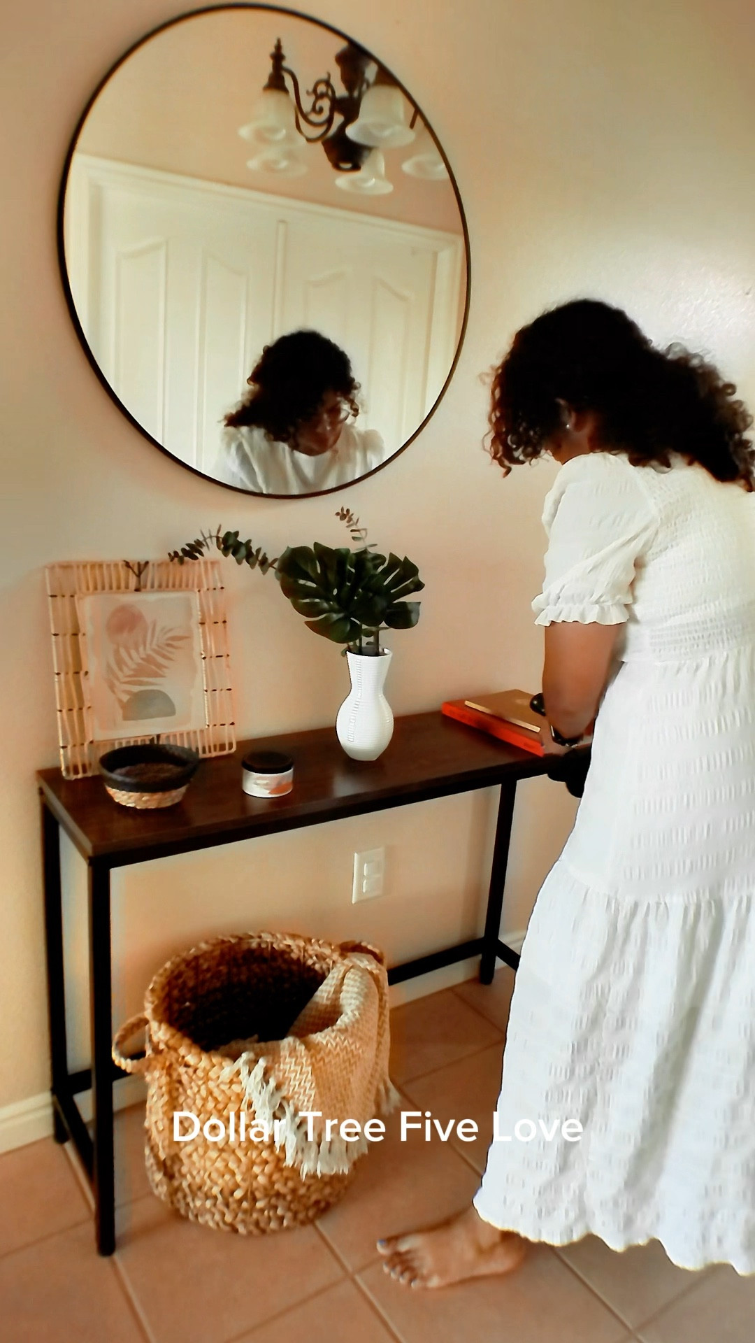 Entryway affordable house decor 


#LTKSeasonal #LTKunder100