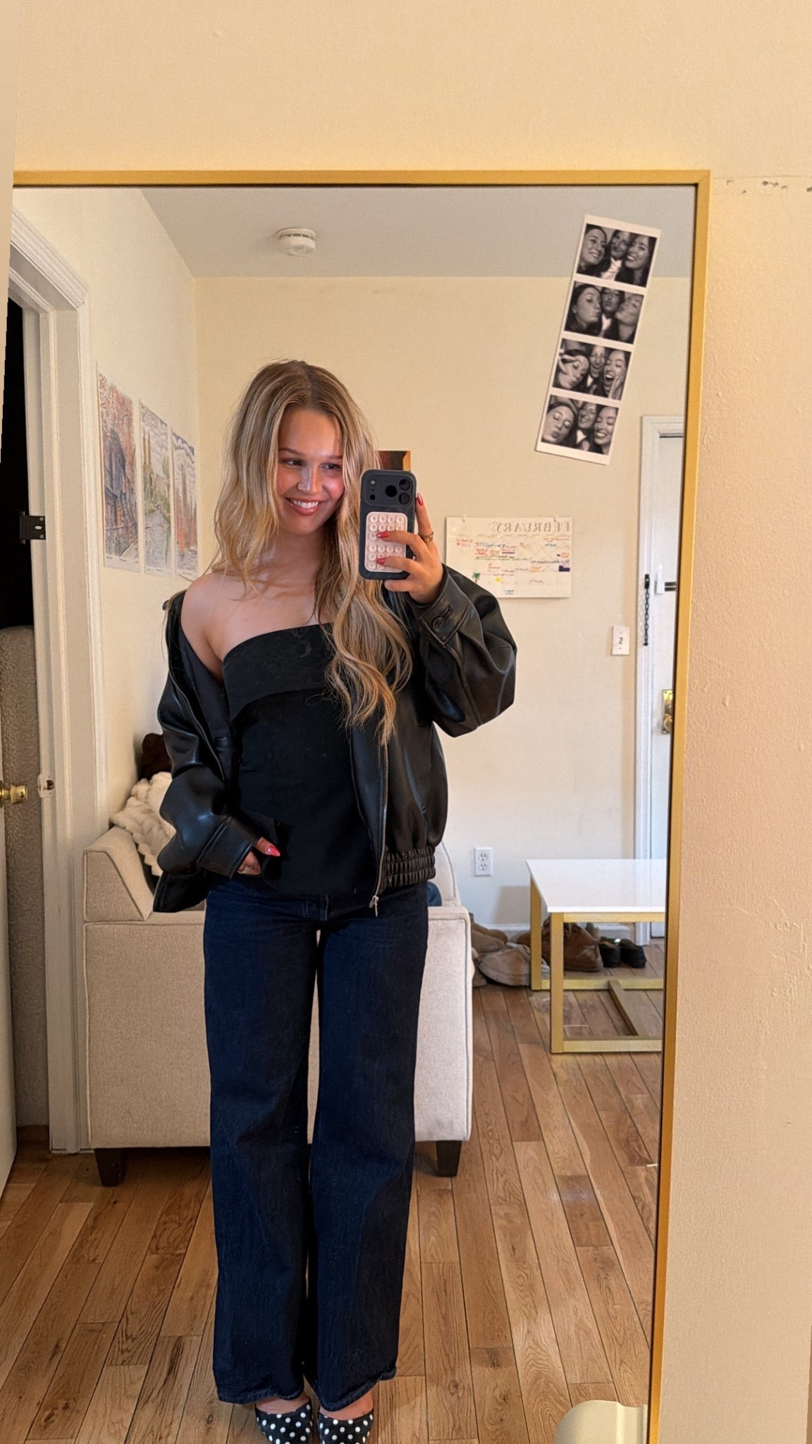 Spawned in NYC 🗽 wearing size S/4 in top & 26 in jeans!!

#LTKootd #LTKTravel