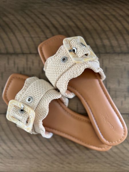 Sam Edelman sandal dupe for $25 🤯

Spring sandals

#LTKfindsunder50 #LTKshoecrush