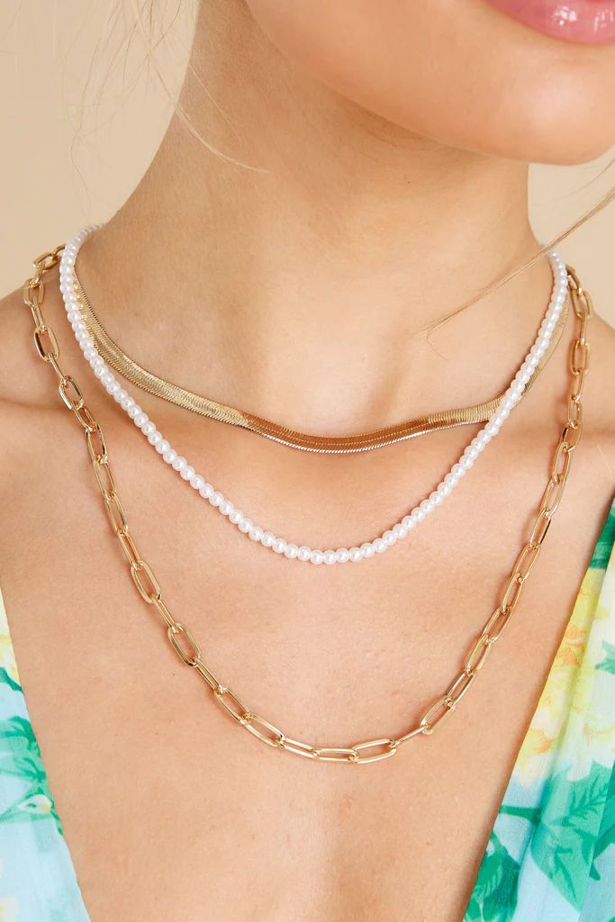 Opposites Attract Pearl And Gold Layered Necklace | Red Dress 