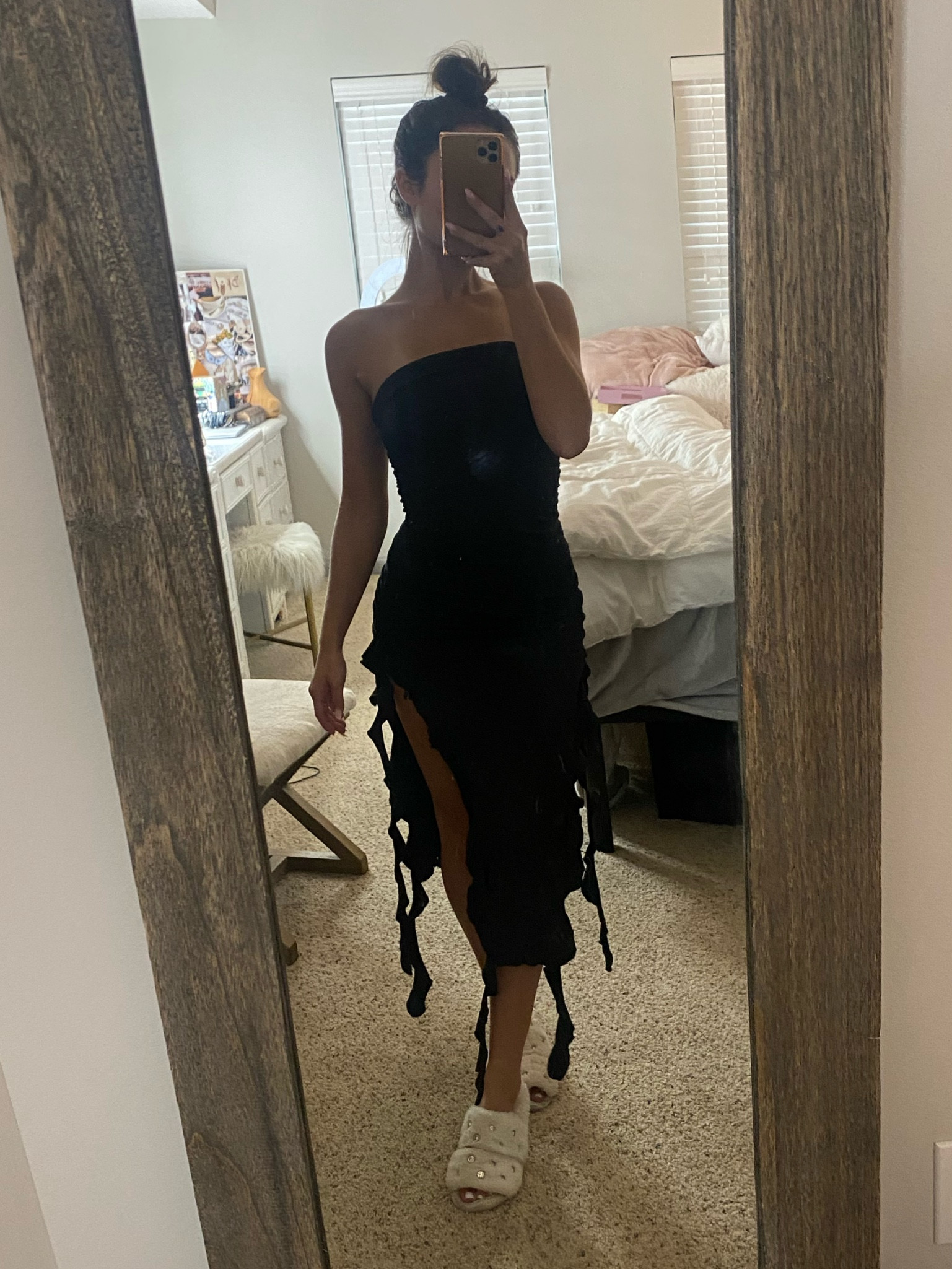 Different and fun black dress. Very flattering material and fit. 

Size XS 

#LTKGiftGuide #LTKtravel #LTKfindsunder50