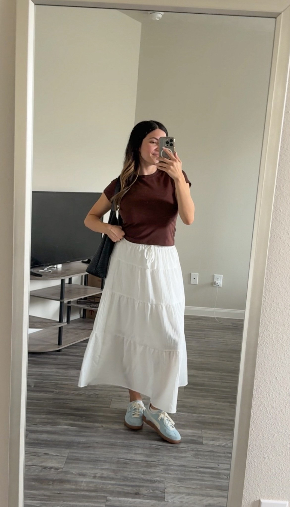 Summer to fall transition outfit 🤎🤍
*Size small in top & skirt 


White maxi skirt, brown tee women, fitted tee, maxi skirt outfit, blue puma sneakers, causal summer outfit, fall transition outfit 
