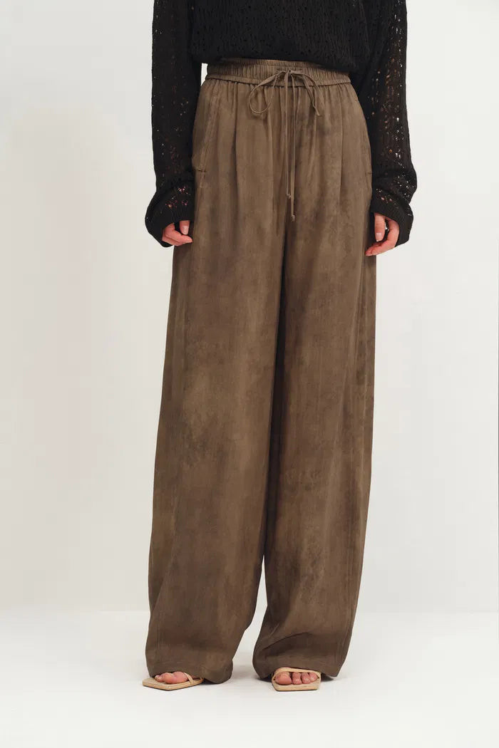 Hermione Lounge Pants in Sand-Washed Viscose | Fabrique