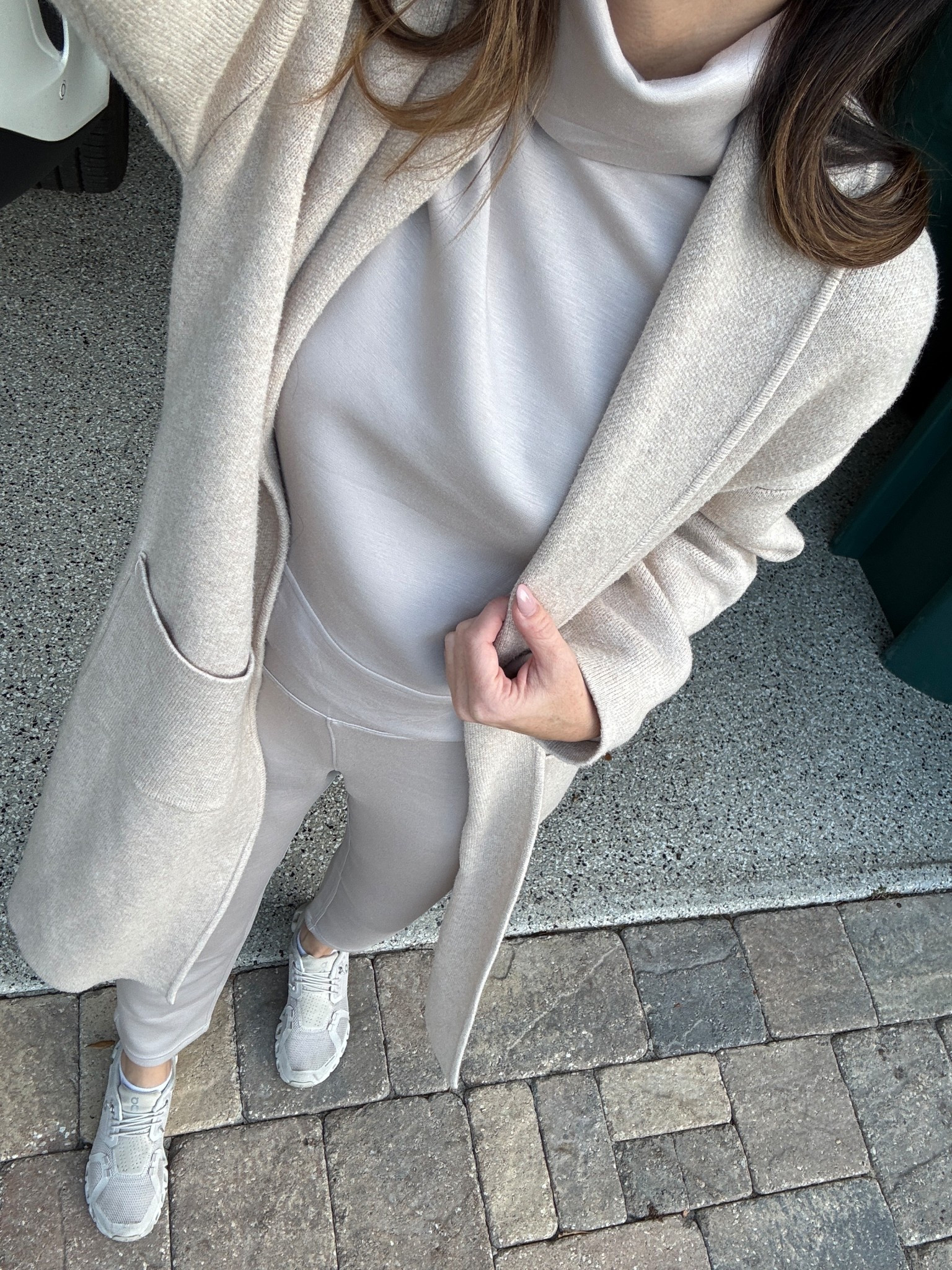 Casual outfit to do school run // my sweat set is currently 30% off right now thanks for Black Friday 

#LTKCyberWeek #LTKHoliday #LTKSaleAlert